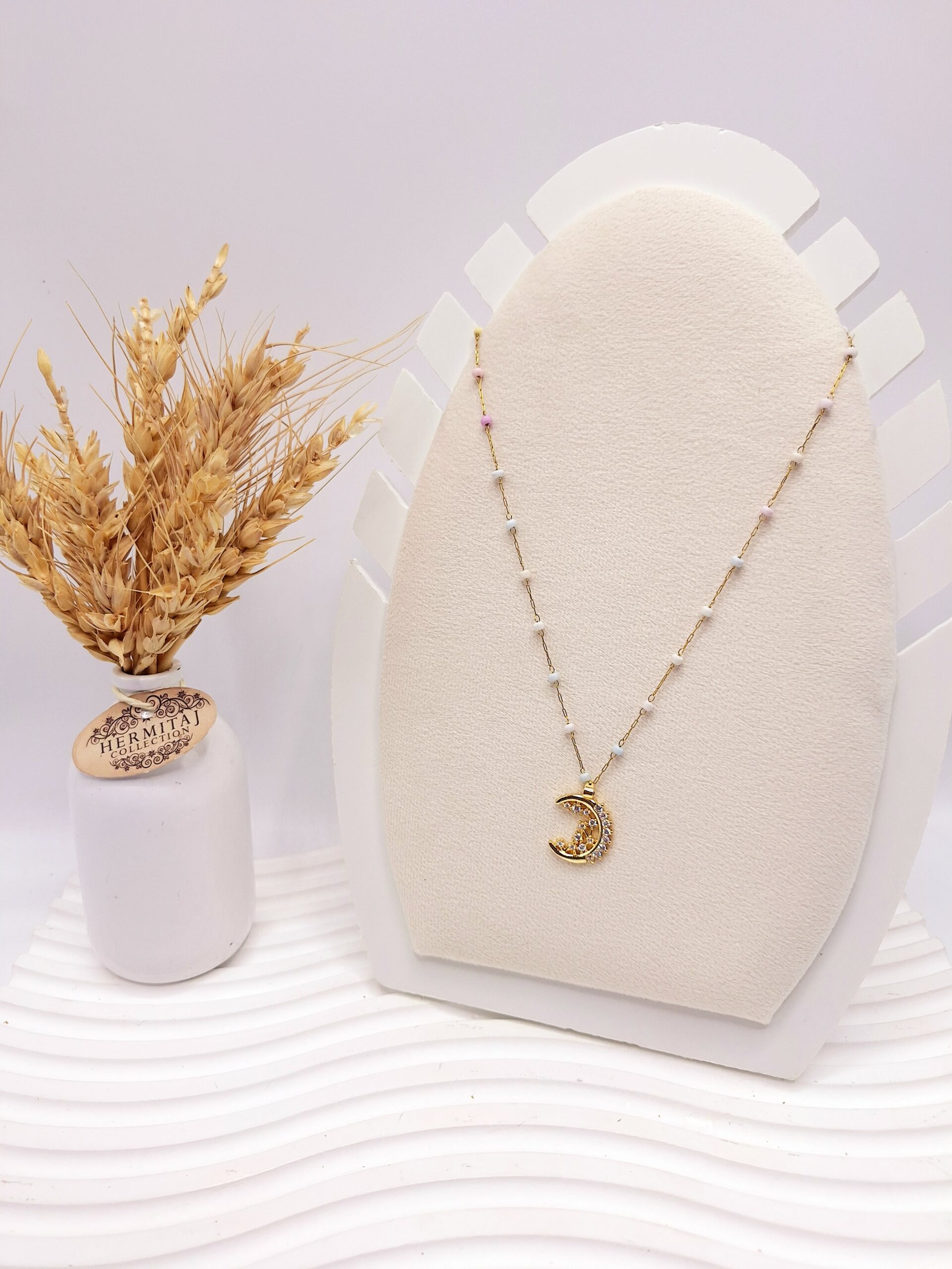 گردنبند زنجیر مرواریدی طرح ماه نگین دار طلایی