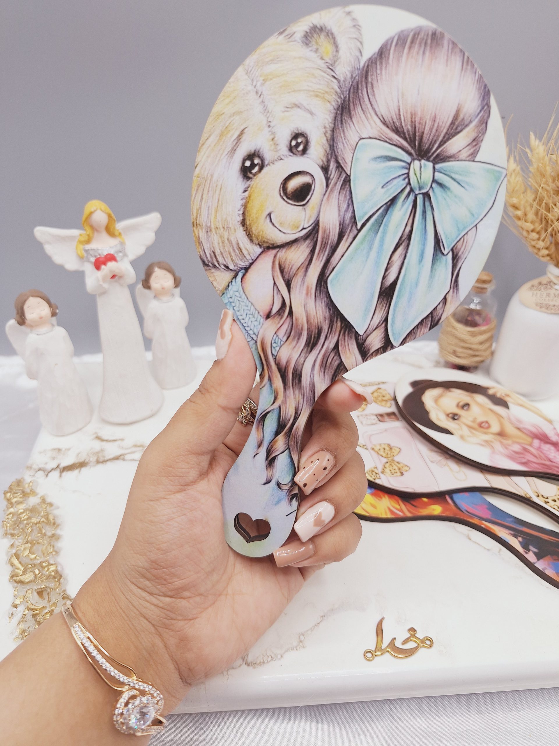 آینه چوبی دسته دار طرح دایره ساده