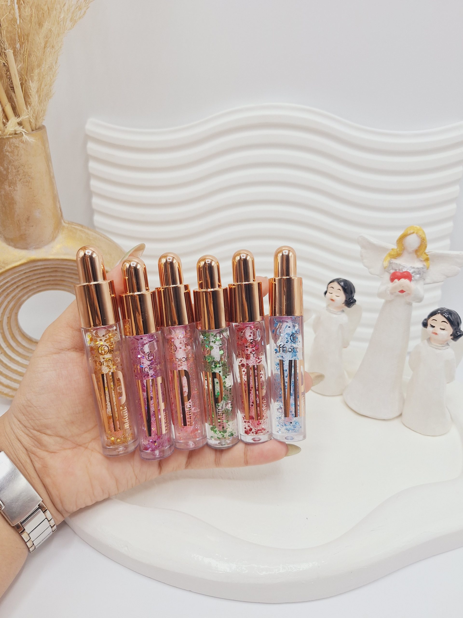 برق لب شاین دار زیبا برند مجیک کد 9996