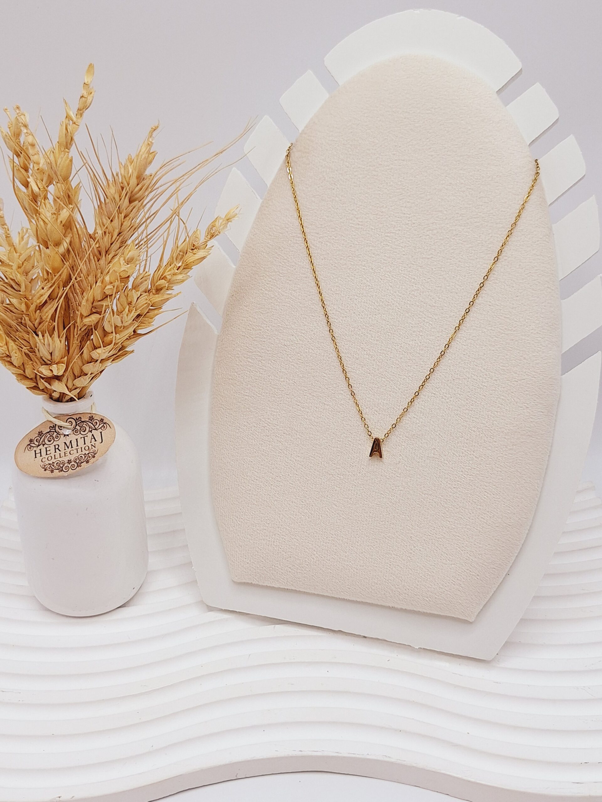 گردنبند حروف A رنگ طلایی