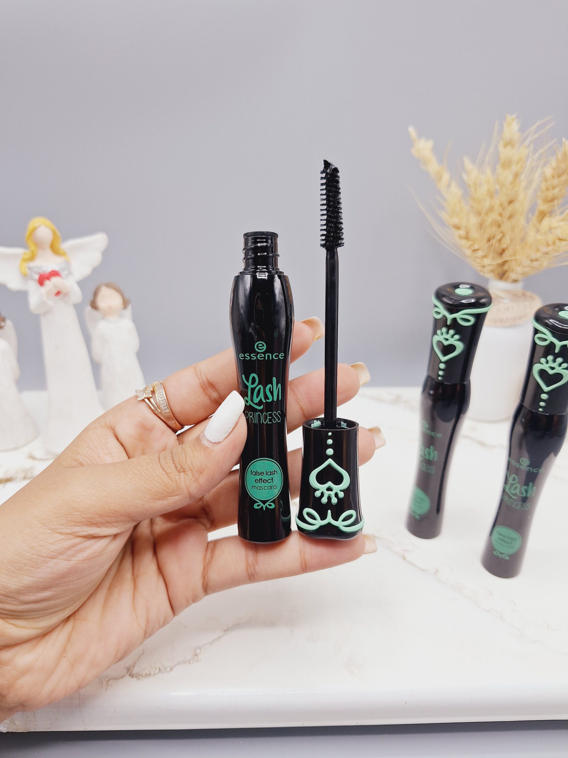 ریمل پرنسسی برند essenc (پوکه سبز)