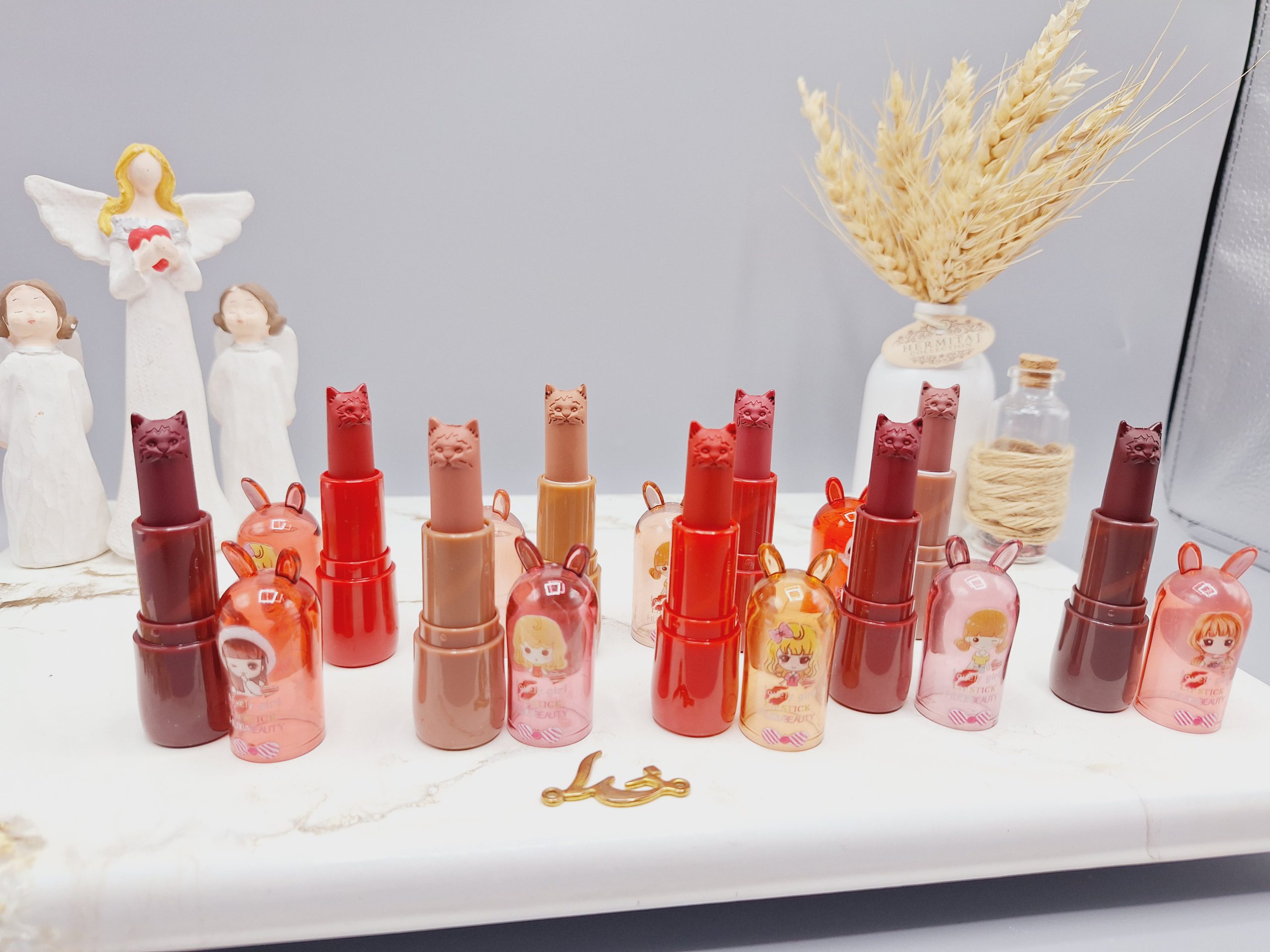 رژ جامد خوش رنگ و کیوت طرح گربه رنگبندی رندم