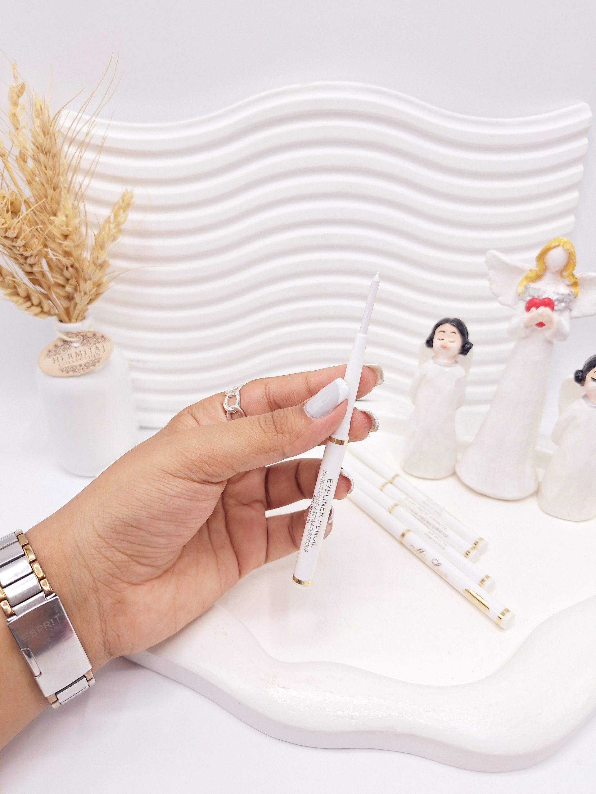 مداد چشم سفید پیچی برند Miss Look