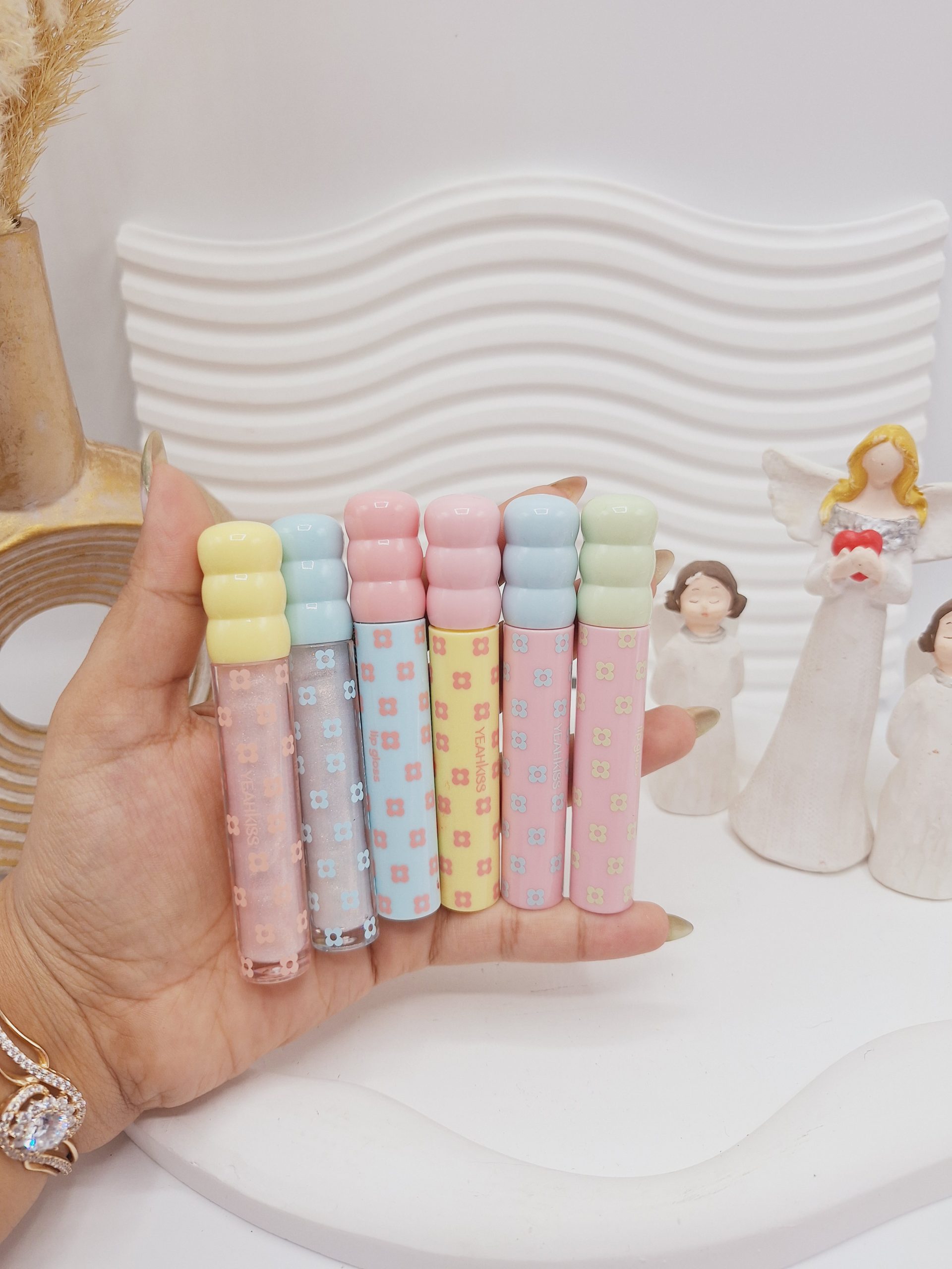 پک 6 تایی رژلب و شاین لب YEAHKISS کد ys_1046