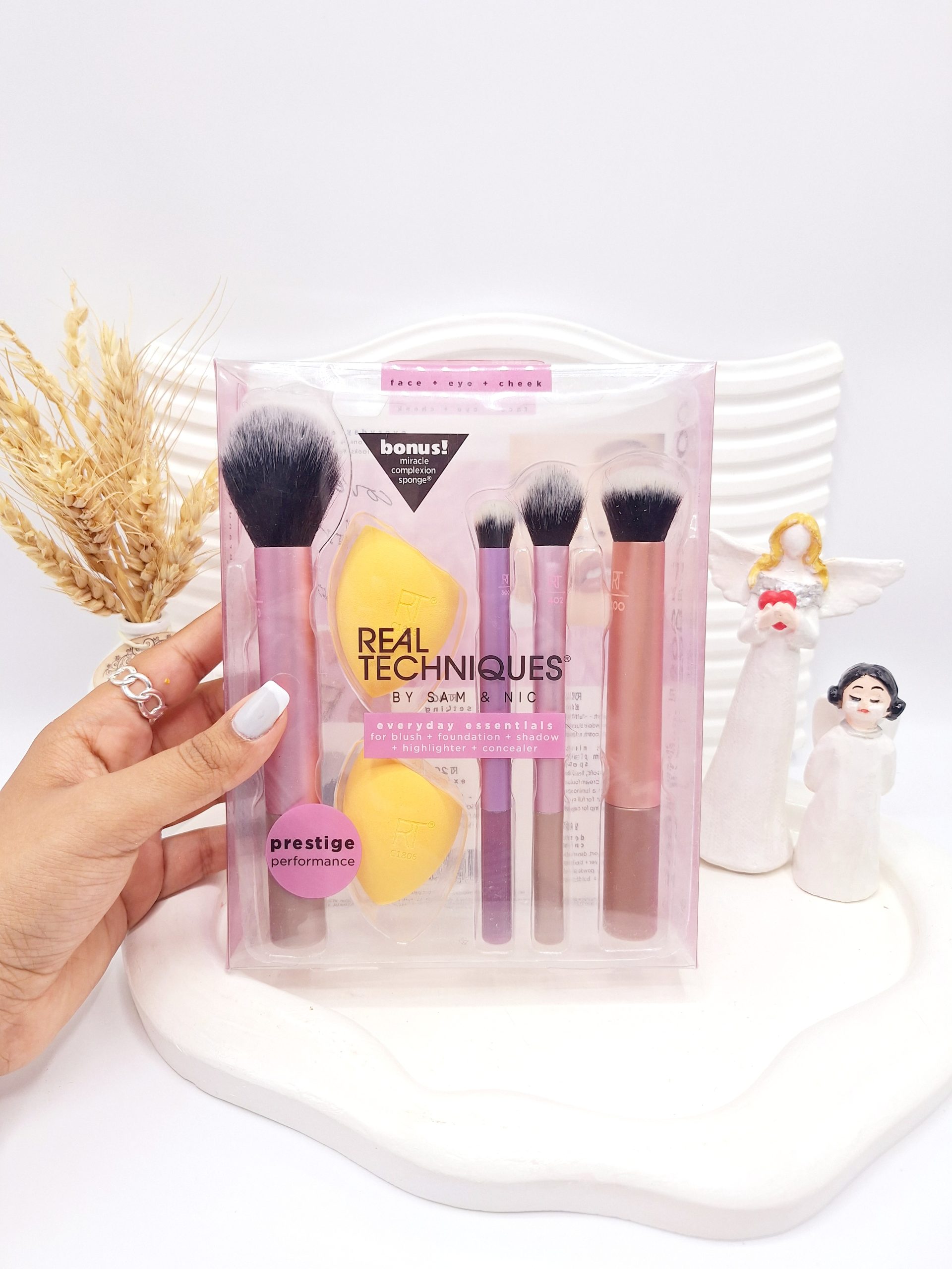 ست براش و پد آرایشی ریل تکنیکس REAL TECHNIQUES حاوی 6 عددی کد 1997