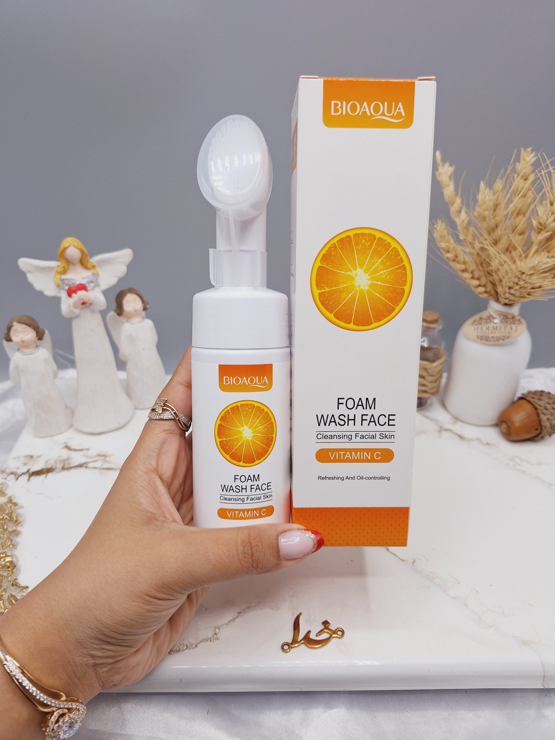 فوم براش دار  شستشو صورت با عصاره ویتامین سی برند بیوآکوا BIOAQUA کد BQY 01962