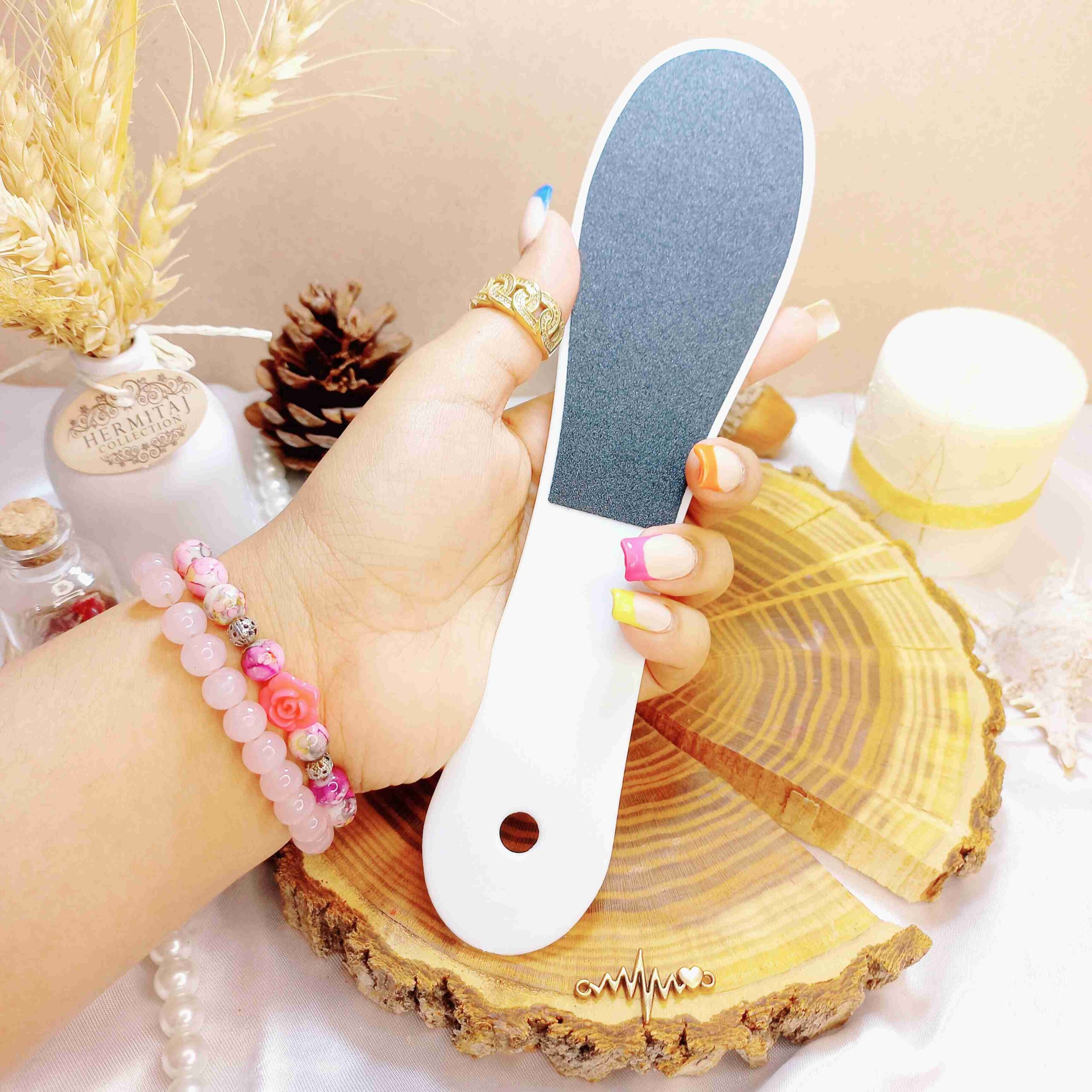 سوهان پاشنه پا طرح سفید