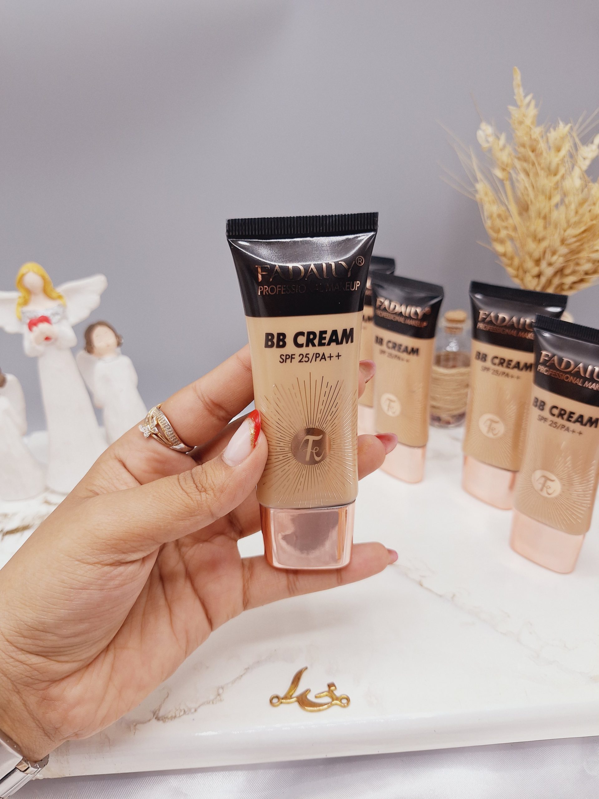 بی بی کرم پودر آبرسان و 24ساعته برند  FADAILY کد FA1017