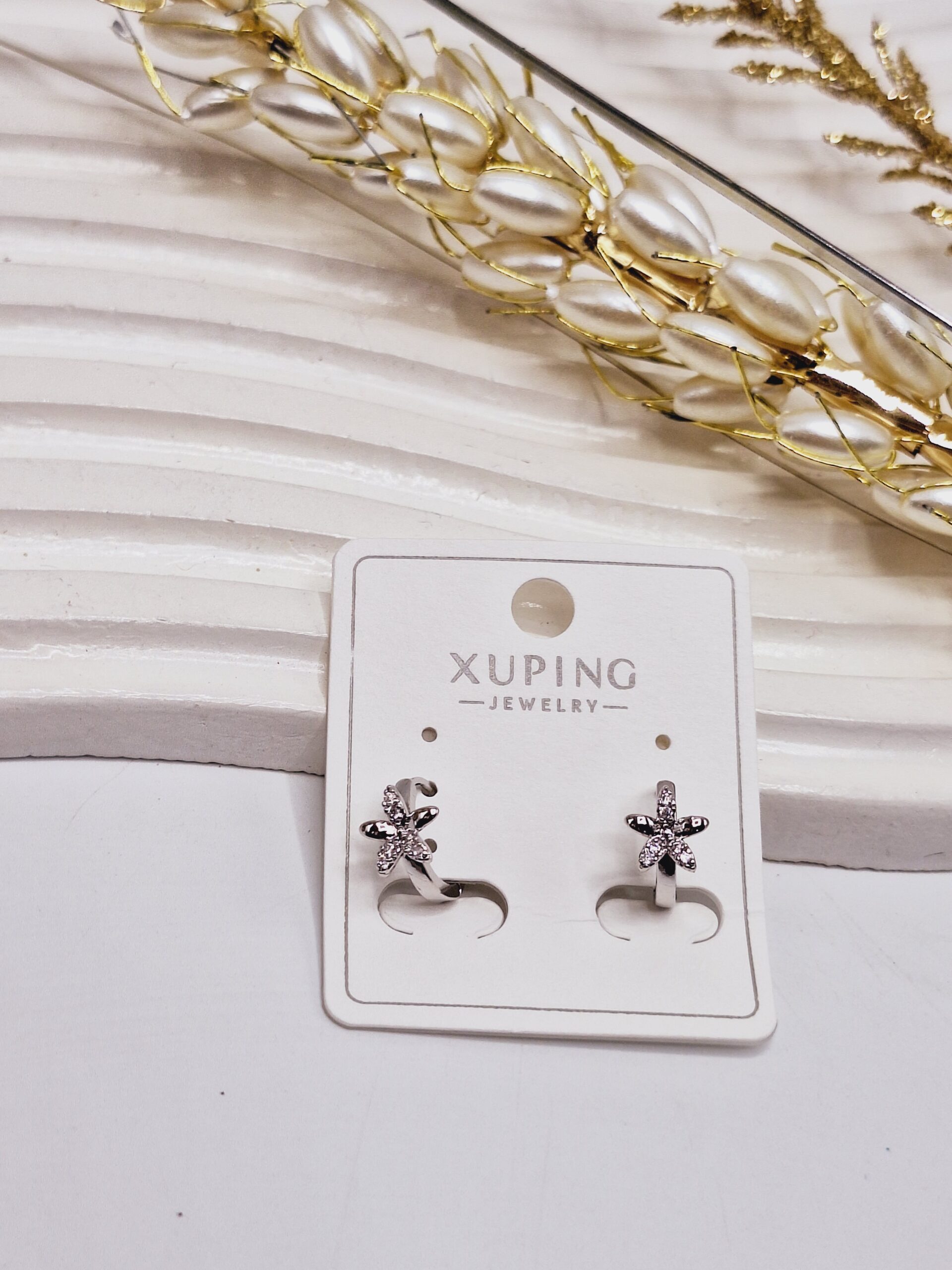 گوشواره قفلی طرح تگ گل نقره ای ژوپینگ