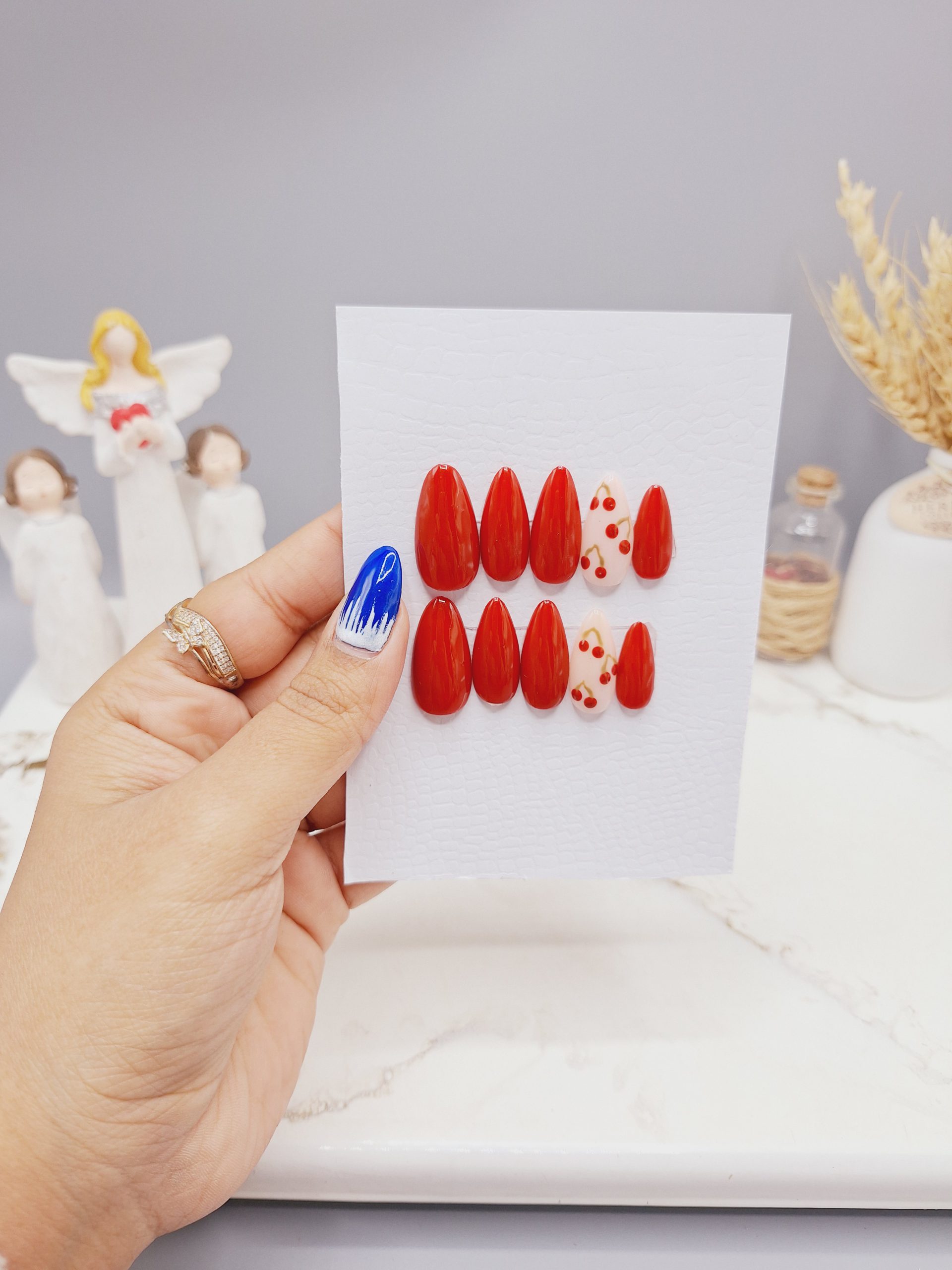 ناخن مصنوعی با مواد کاشت درجه ۱ طرح آلبالویی (به همراه پک اختصاصی)