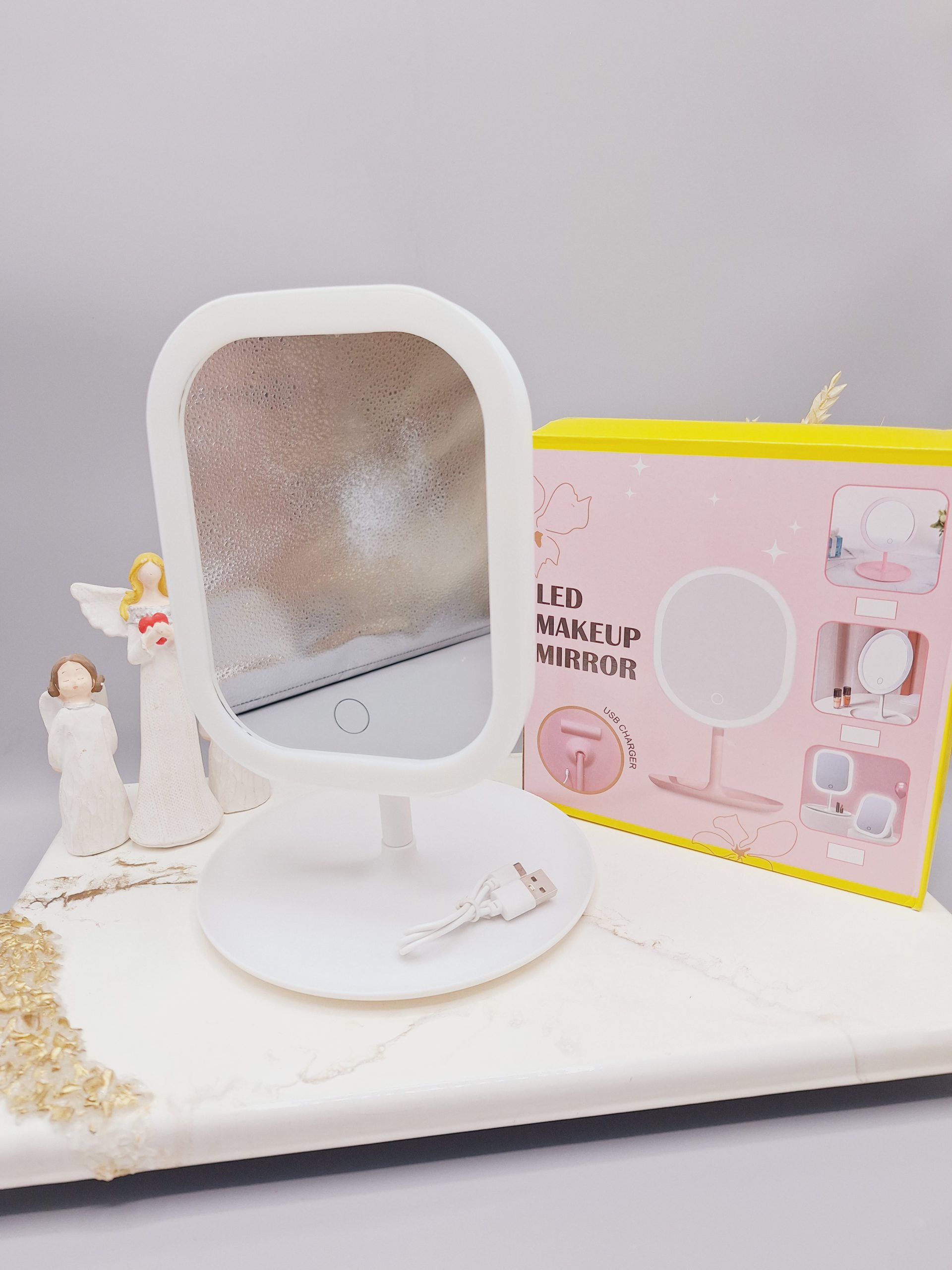 آینه رینگ لایت دار لمسی بسیار پرطرفدار مدل مربعی زیبا( رنگ سفید )