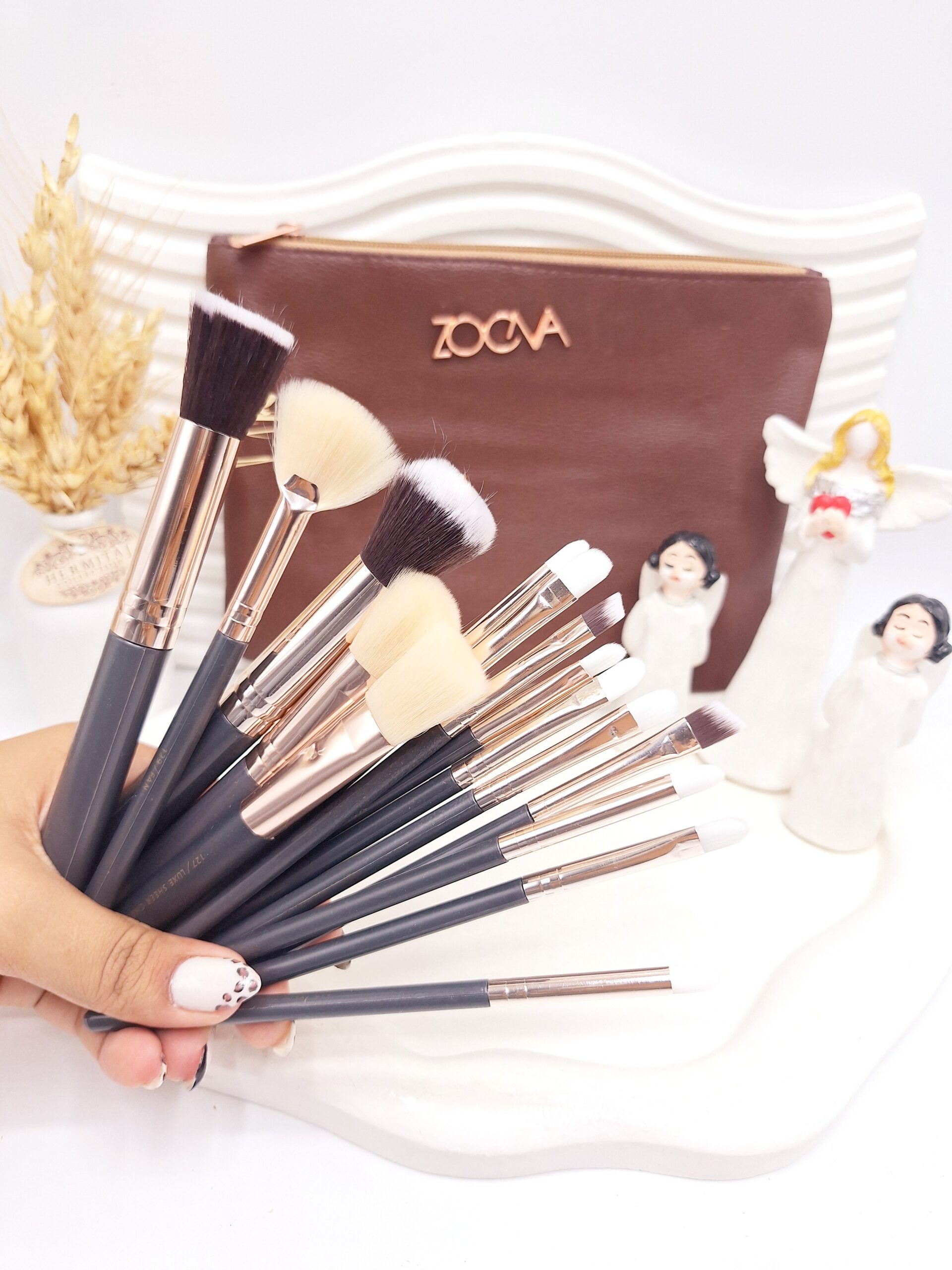 ست براش مشکی اصل 15 عددی لاکچری زووا با کیف چرمی ZOEVA (کیف قهوه ای تیره )