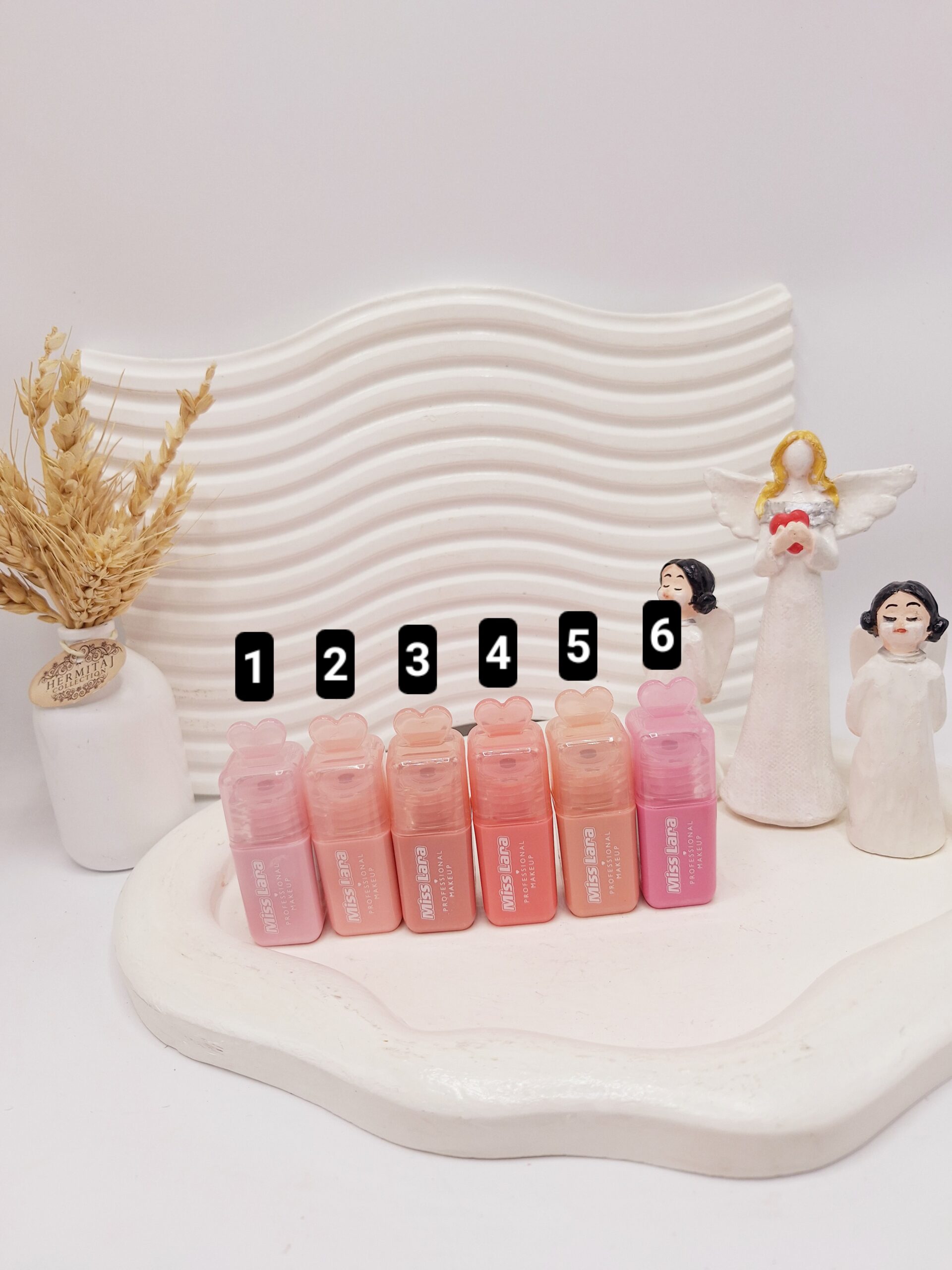 لیپ گلاس خیس قلبی برند Miss Lara کد 323