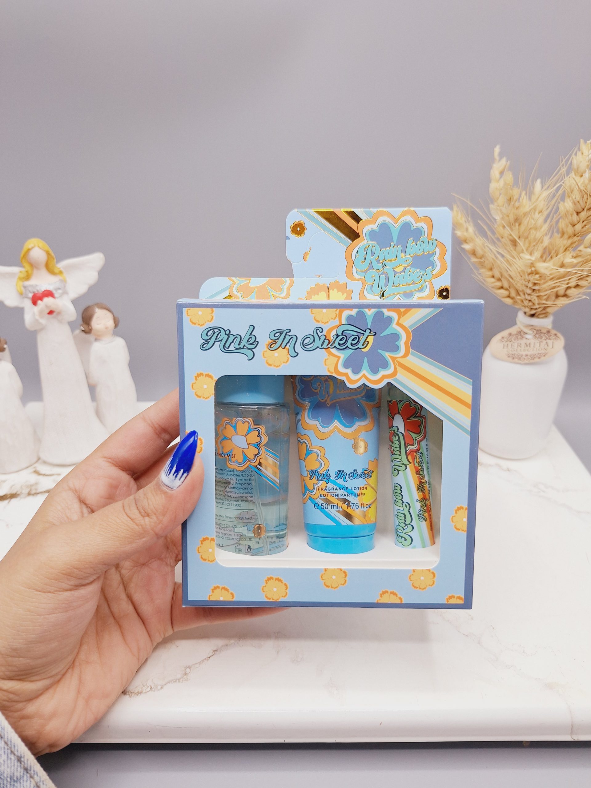 پک 3 تایی بادی اسپلش و لوسیون و عطر قلمی فوق العاده خوشبو و ماندگار برند پینک این سویت کد 4586