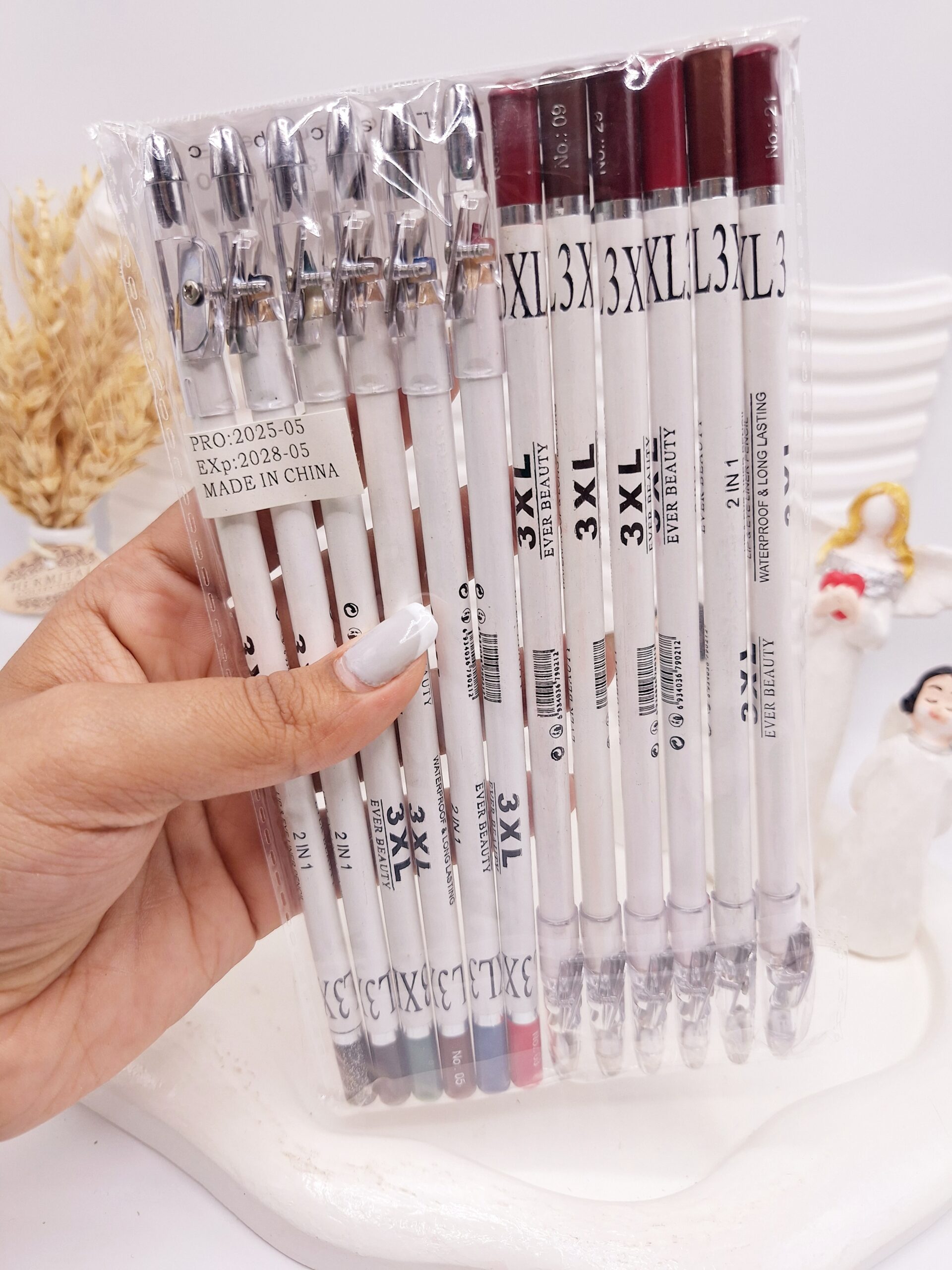 پک 12 تایی خط لب 3XL تراش دار ساخت چین