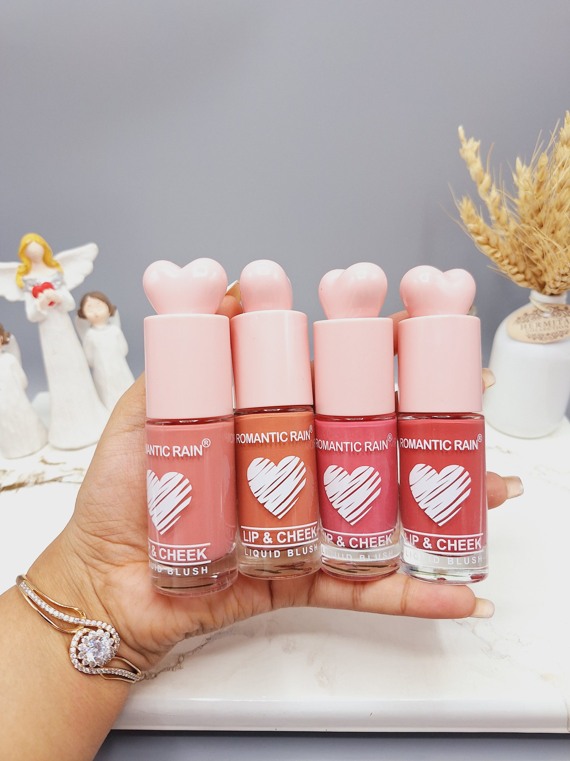 رژ گونه مایع استوانه ای طرح قلب برند رمانتیک رین کد R1573