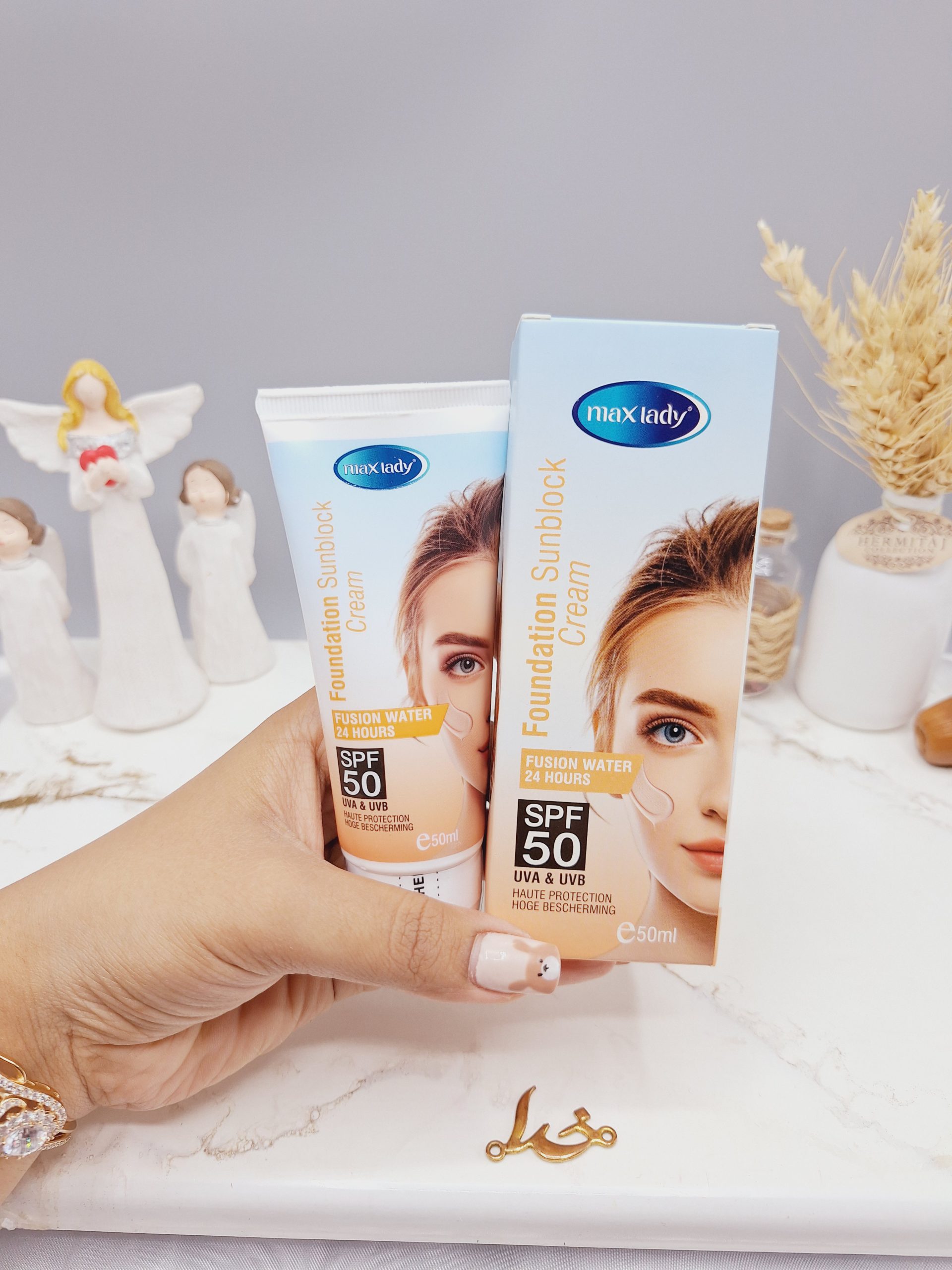 کرم ضد آفتاب پایه فیوژن آب 24 ساعته مکس لیدی حجم 50ml کد 4910