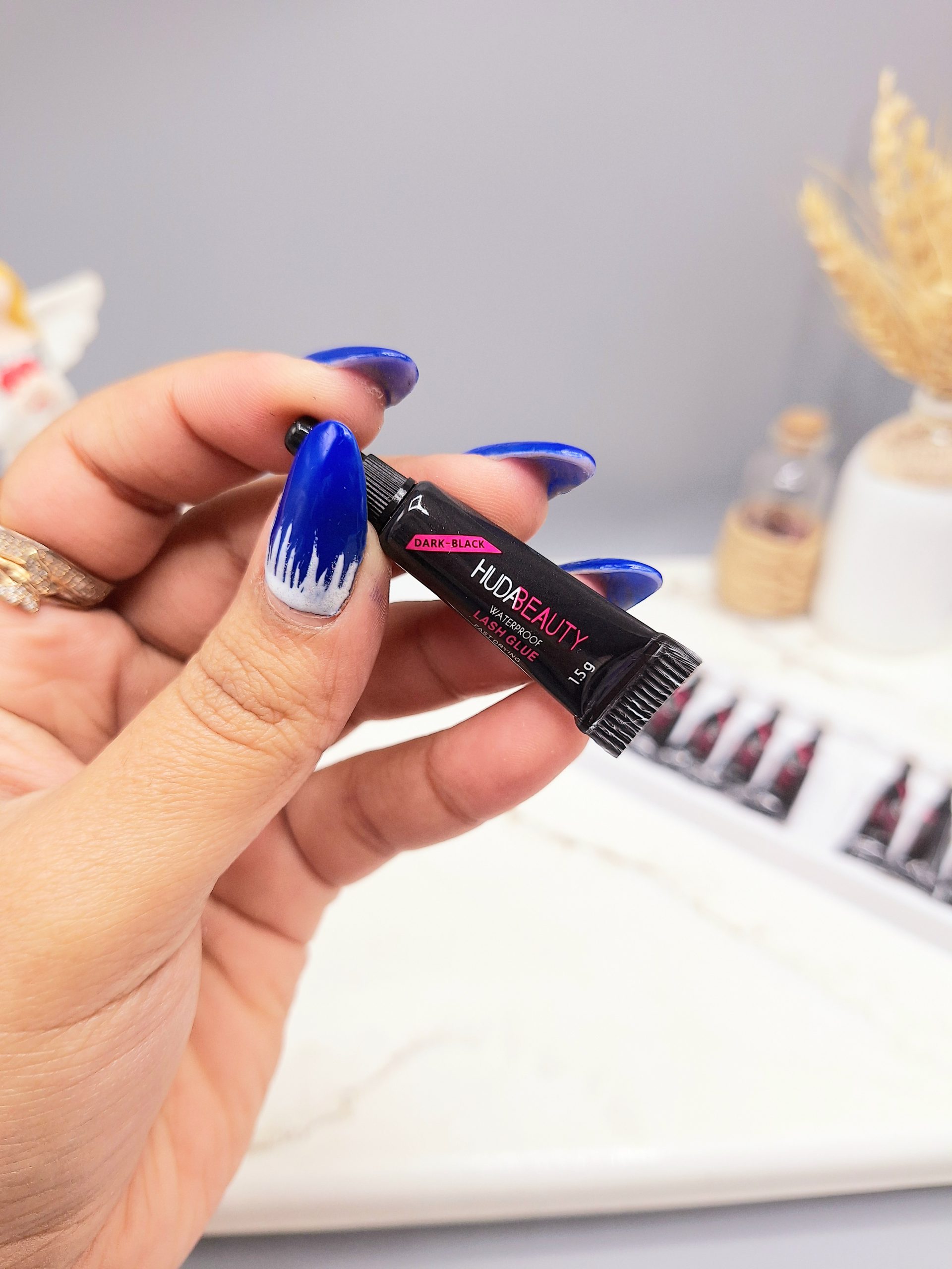 چسپ مژه 15 گرم هدا بیوتی (رنگ مشکی)