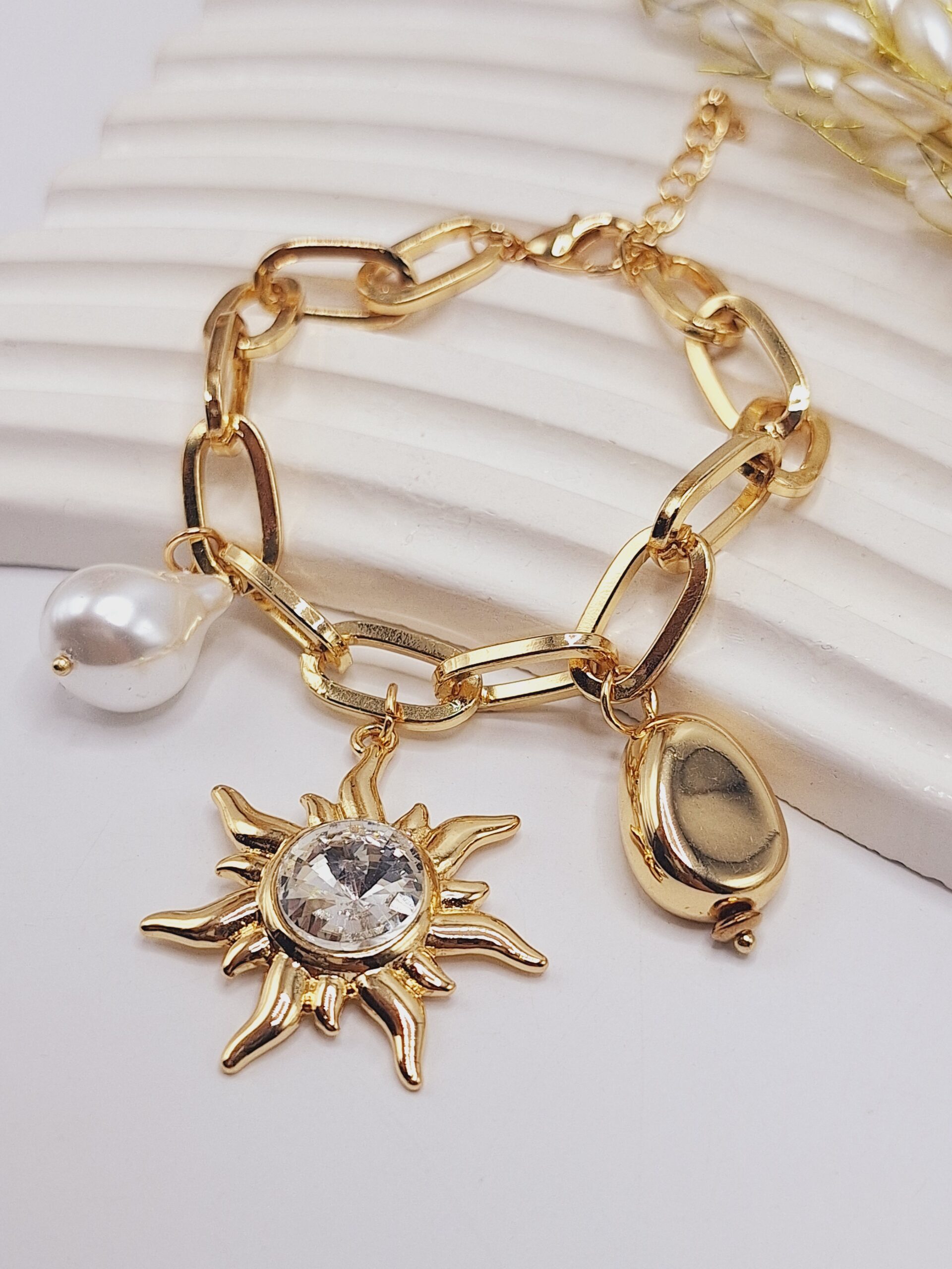 دستبند ترند خورشیدی رنگ طلایی