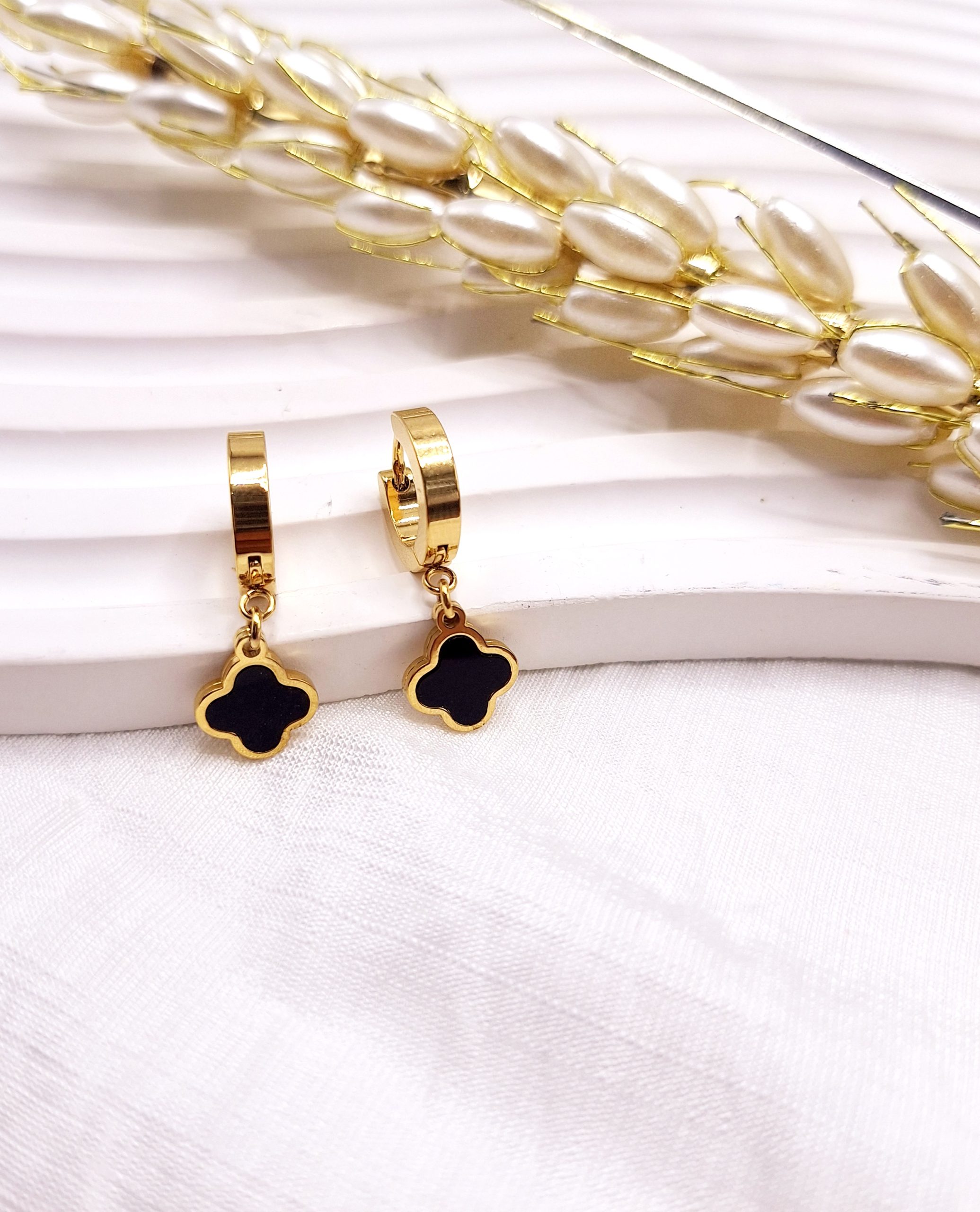 گوشواره تمام استیل طلایی طرح ونکلیف