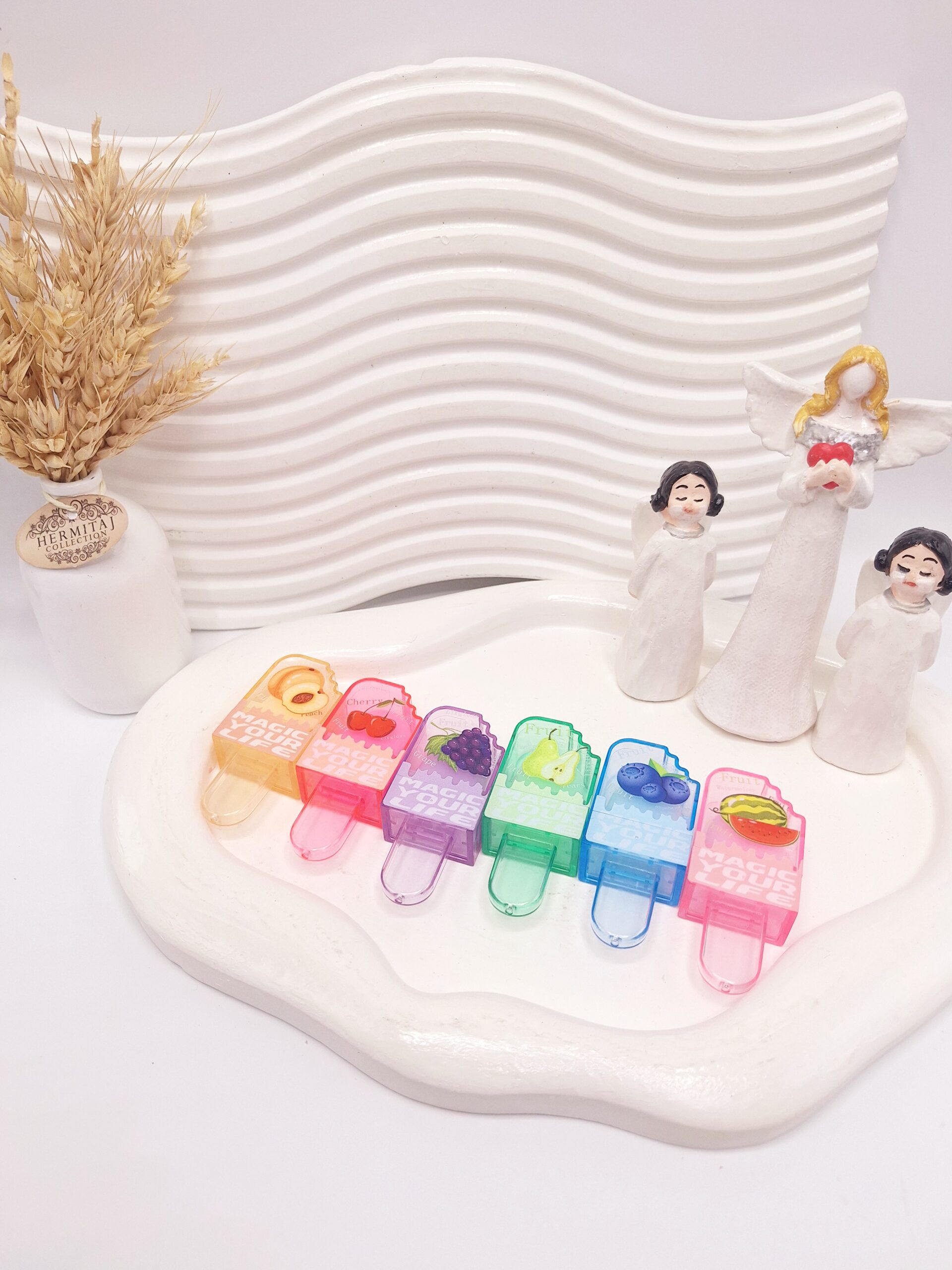 بالم لب بستنی چوبی رایحه میوه ای برند مجیک کد LC113