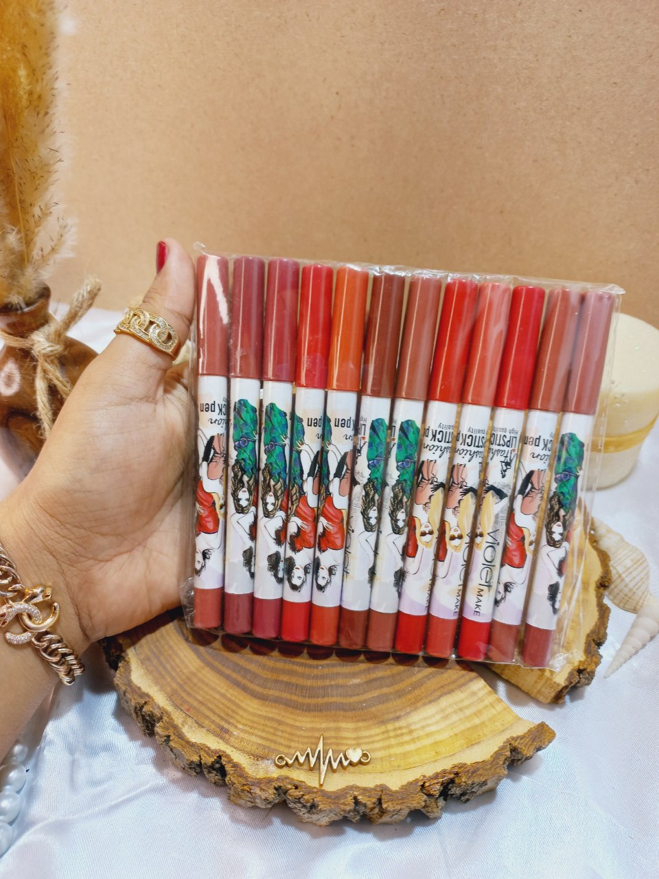 رژ مدادی پرطرفدار طرح دختر ویولت Violet make