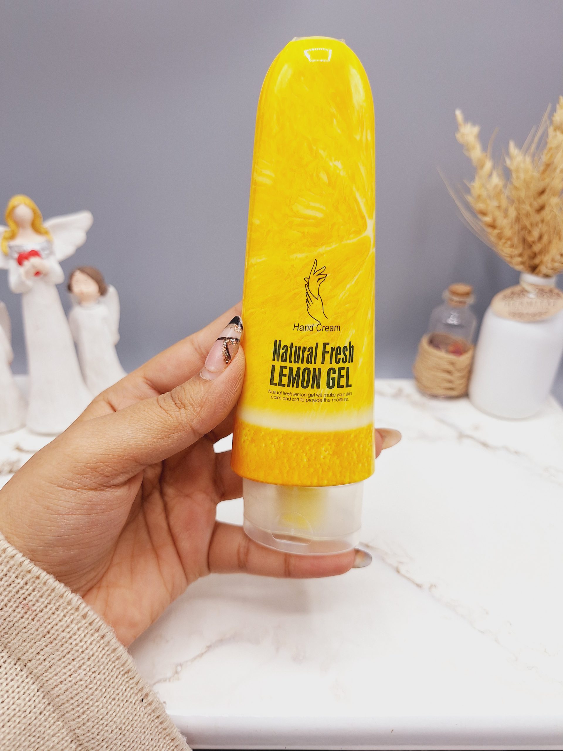 کرم آبرسان قوی دست و صورت رایحه لیمو وکالی 100 میل کد FM038