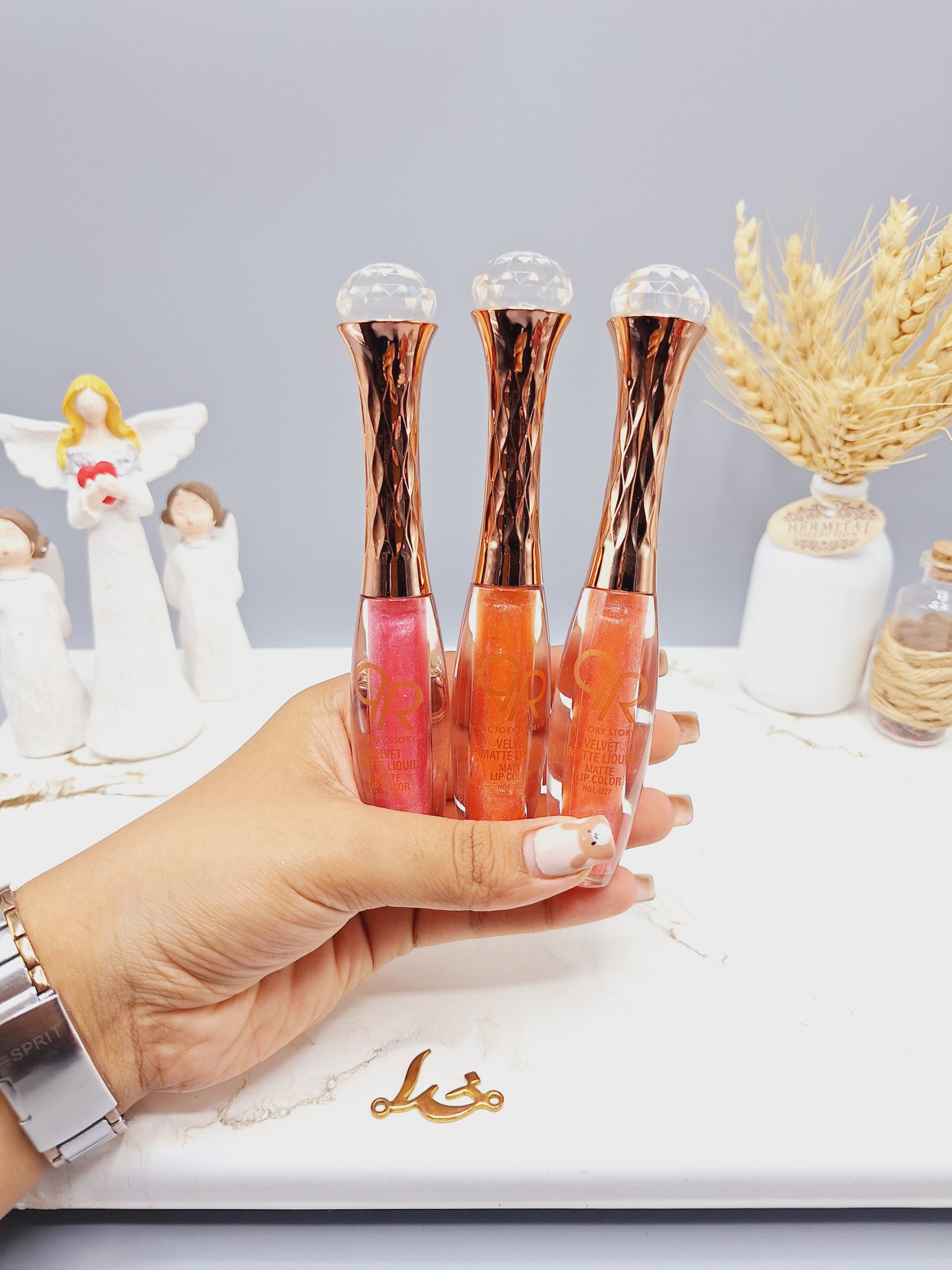 لیپ گلاس شاین دار طرح پیچک سر الماسی برند VICTORY STORY کد 1227