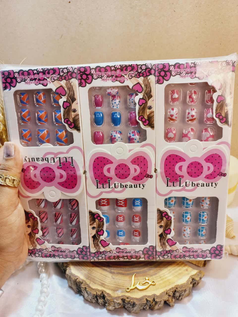 ناخن مصنوعی مربعی طرح دارهمراه چسب لیولیو بیوتی LULUBEAUTY کد 603