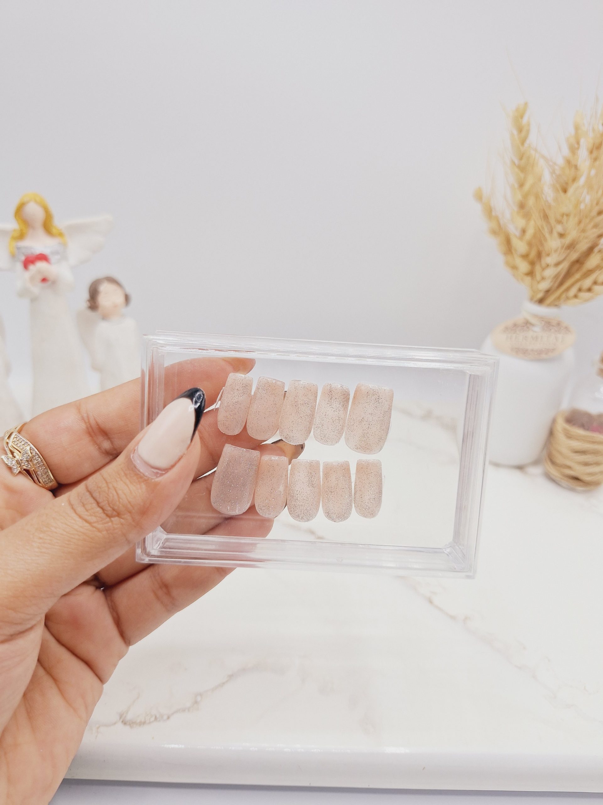 ناخن مصنوعی با مواد کاشت مدل اکلیلی رنگ نقره ای و آبنباتی (به همراه پک اختصاصی)