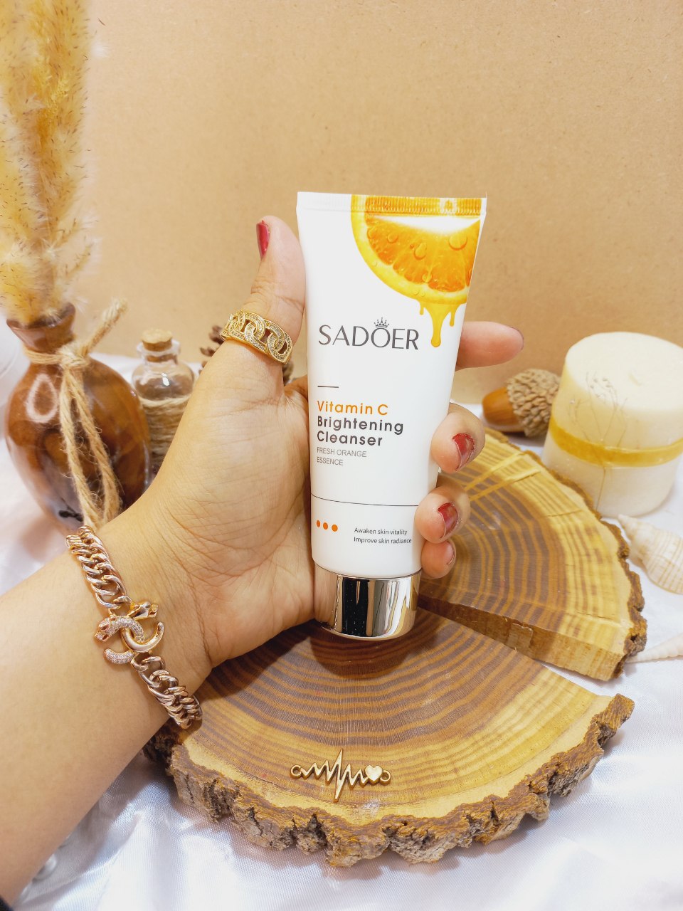فوم شوینده صورت ویتامین سی سادوئر SADOER