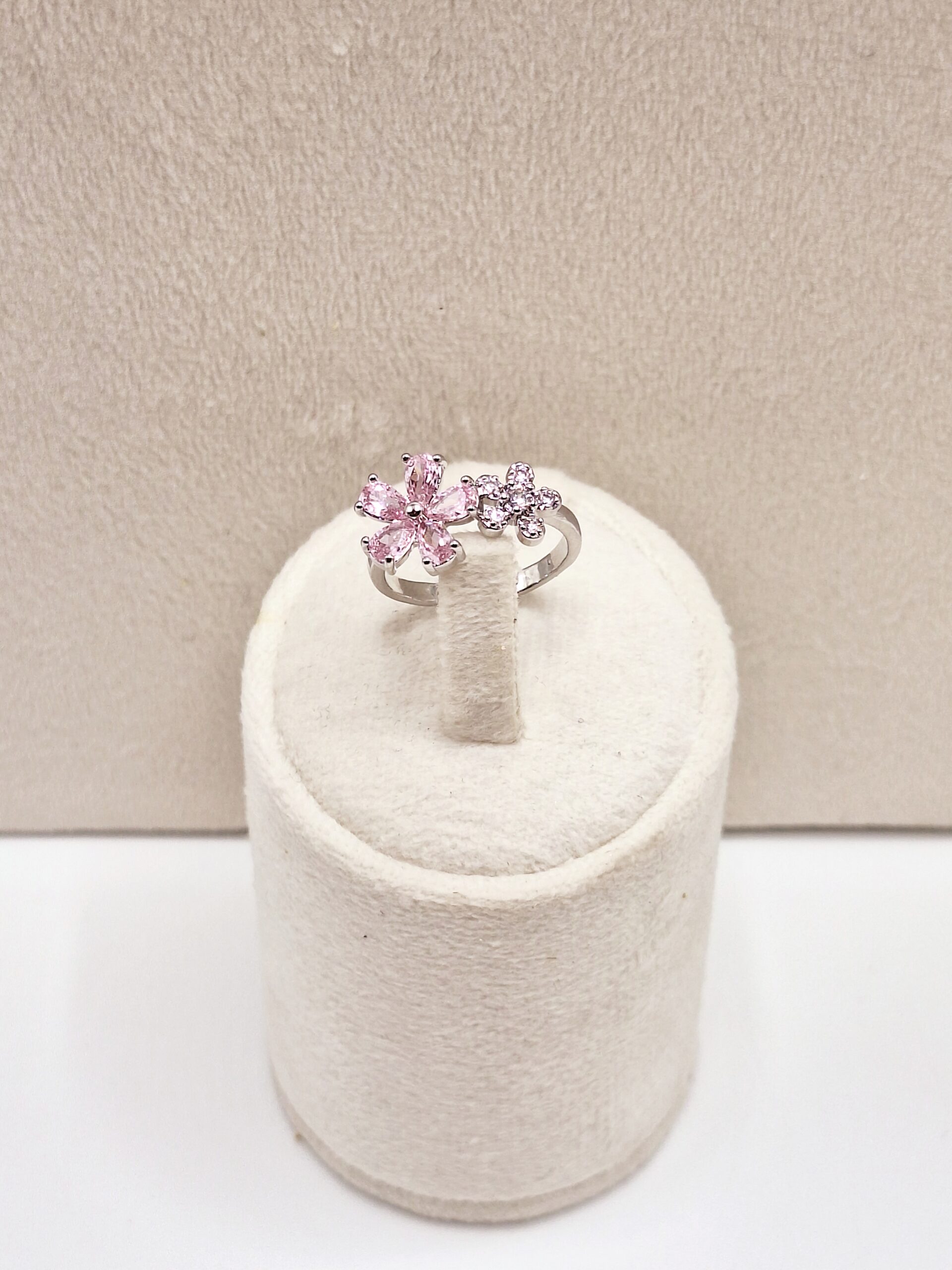 انگشتر جواهری طرح گل صورتی نگین دار فری سایز