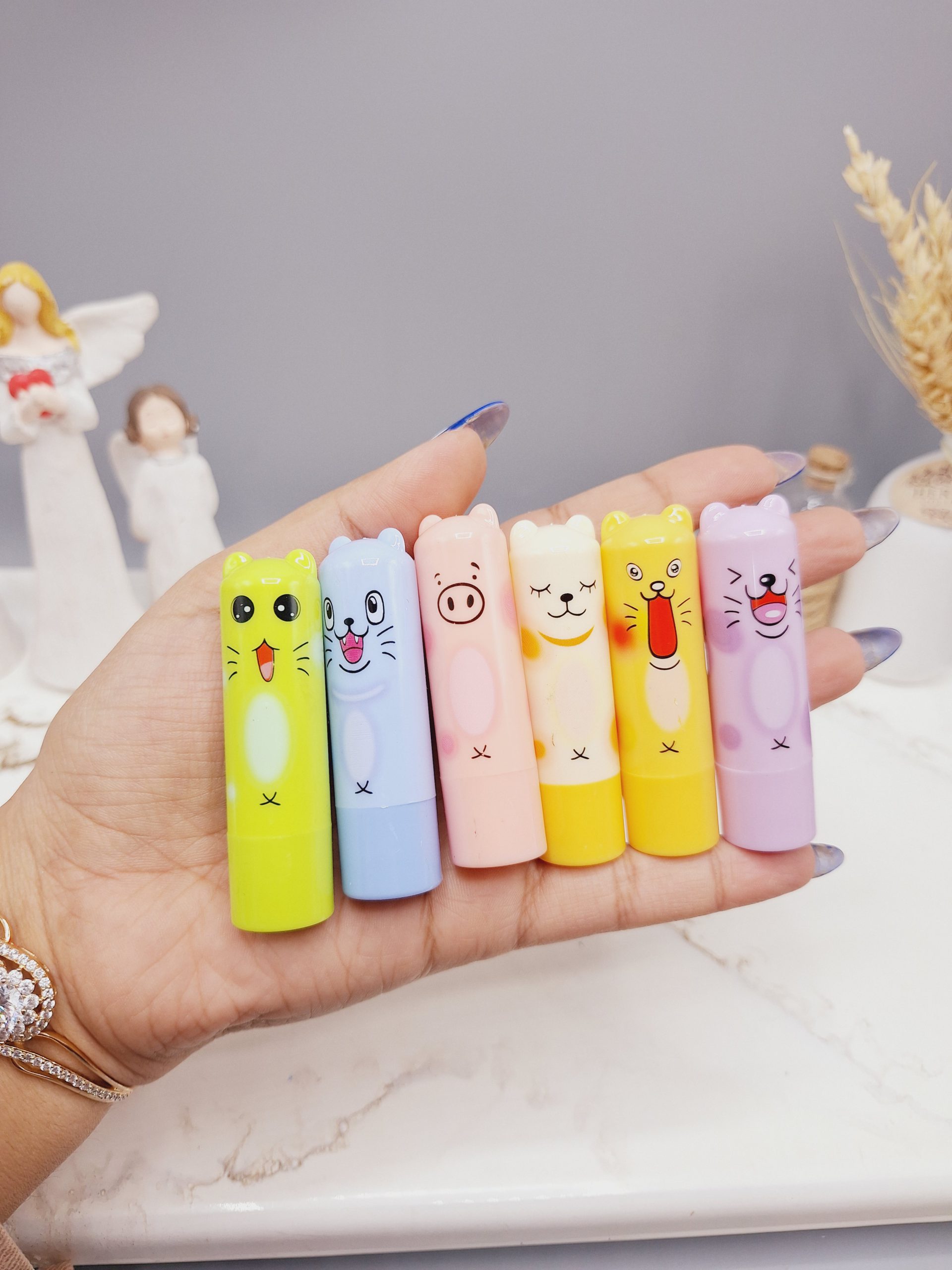 بالم لب طرح پیشی مناسب نرم کردن لب های پوسته پوسته کد 099