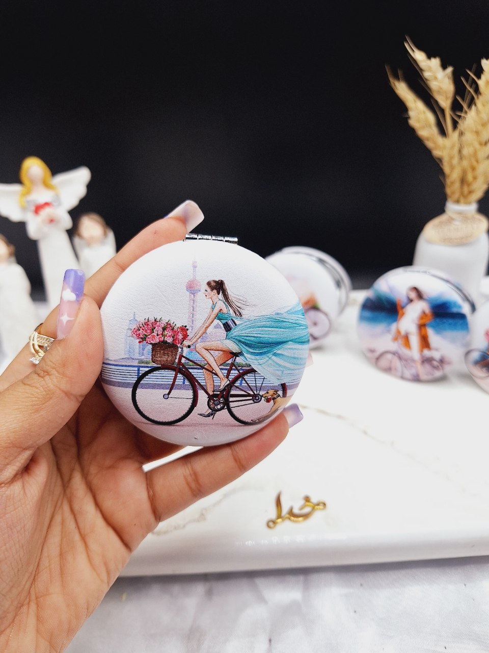 آینه جیبی گرد طرح دختر