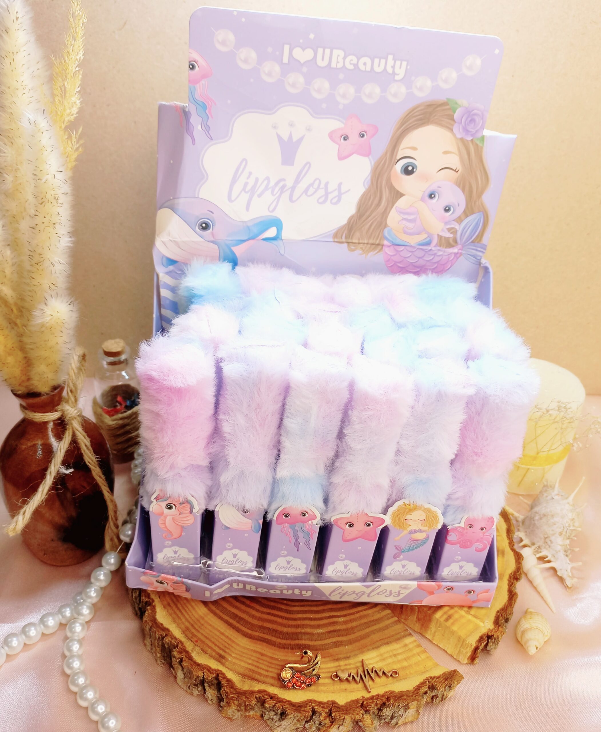 رژ لب مایع پشمالو بنفش طرح دختر آی لاو یو بیوتی ILOVE U BEAUTY  کد IU022