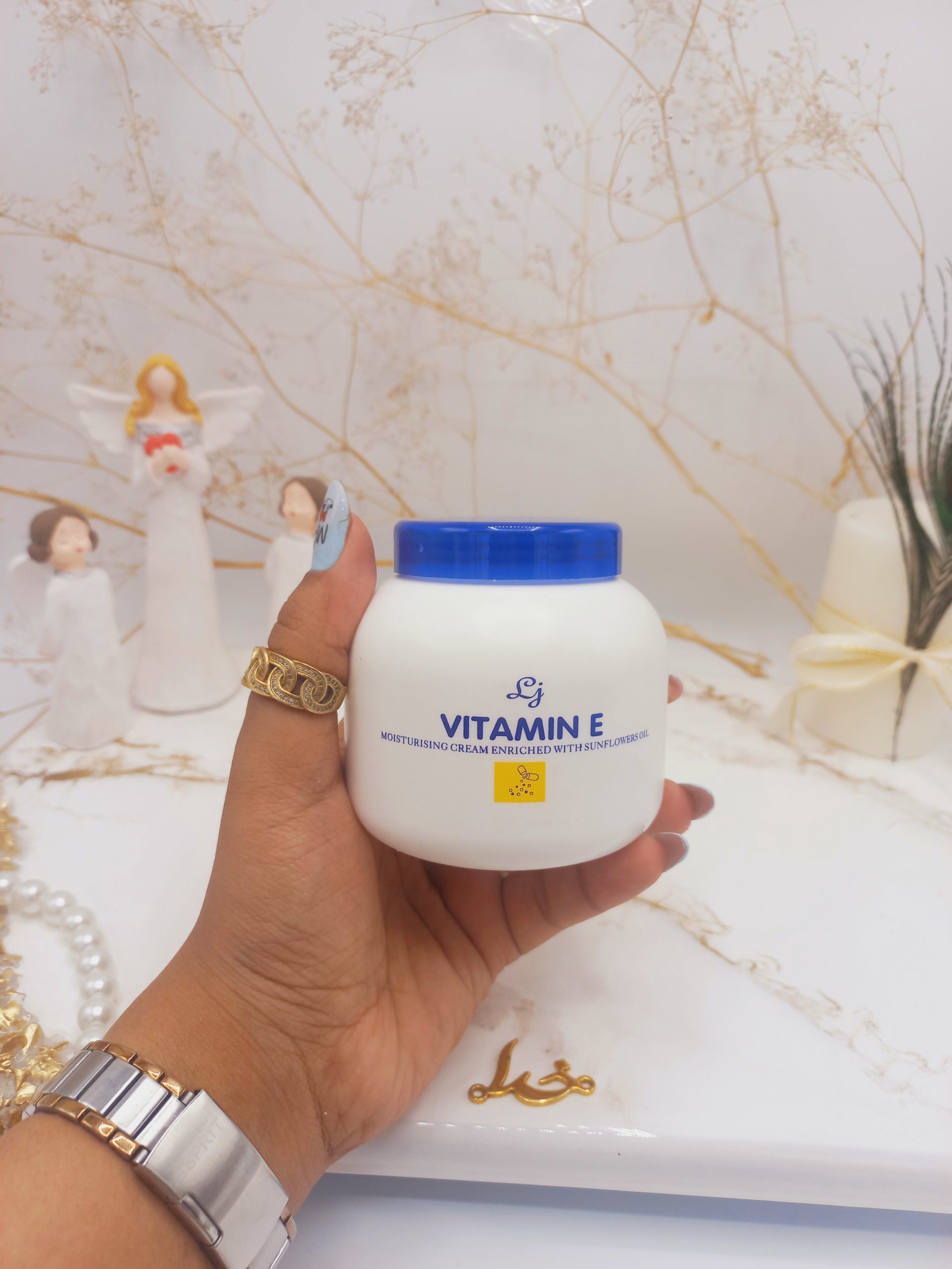 کرم مرطوب کننده و ویتامین Love Jojo E کد L2037