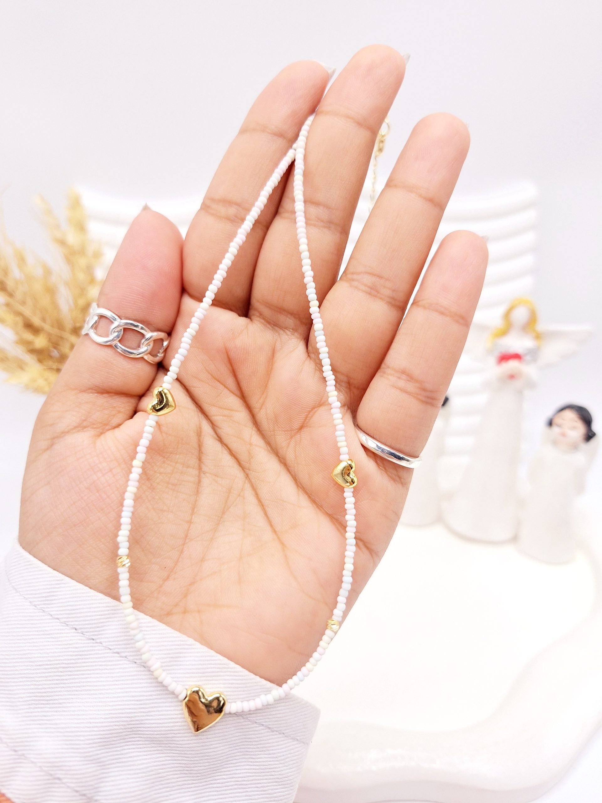 گردنبند تابستونی مهره ای با آویز قلب طلایی