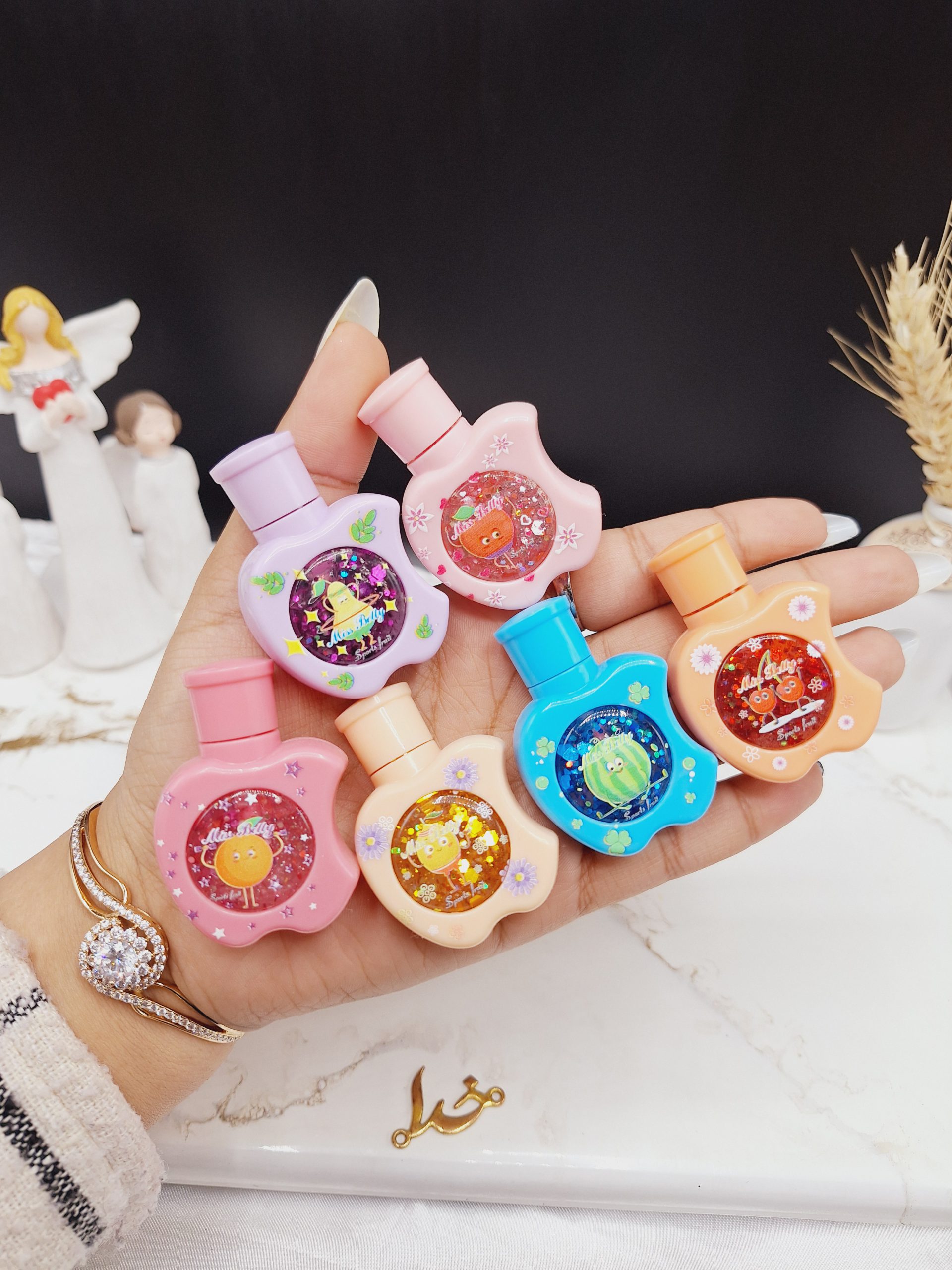 لیپ گلاس طرح میوه های بامزه برند میس بیوتی Miss Betty کد L1083