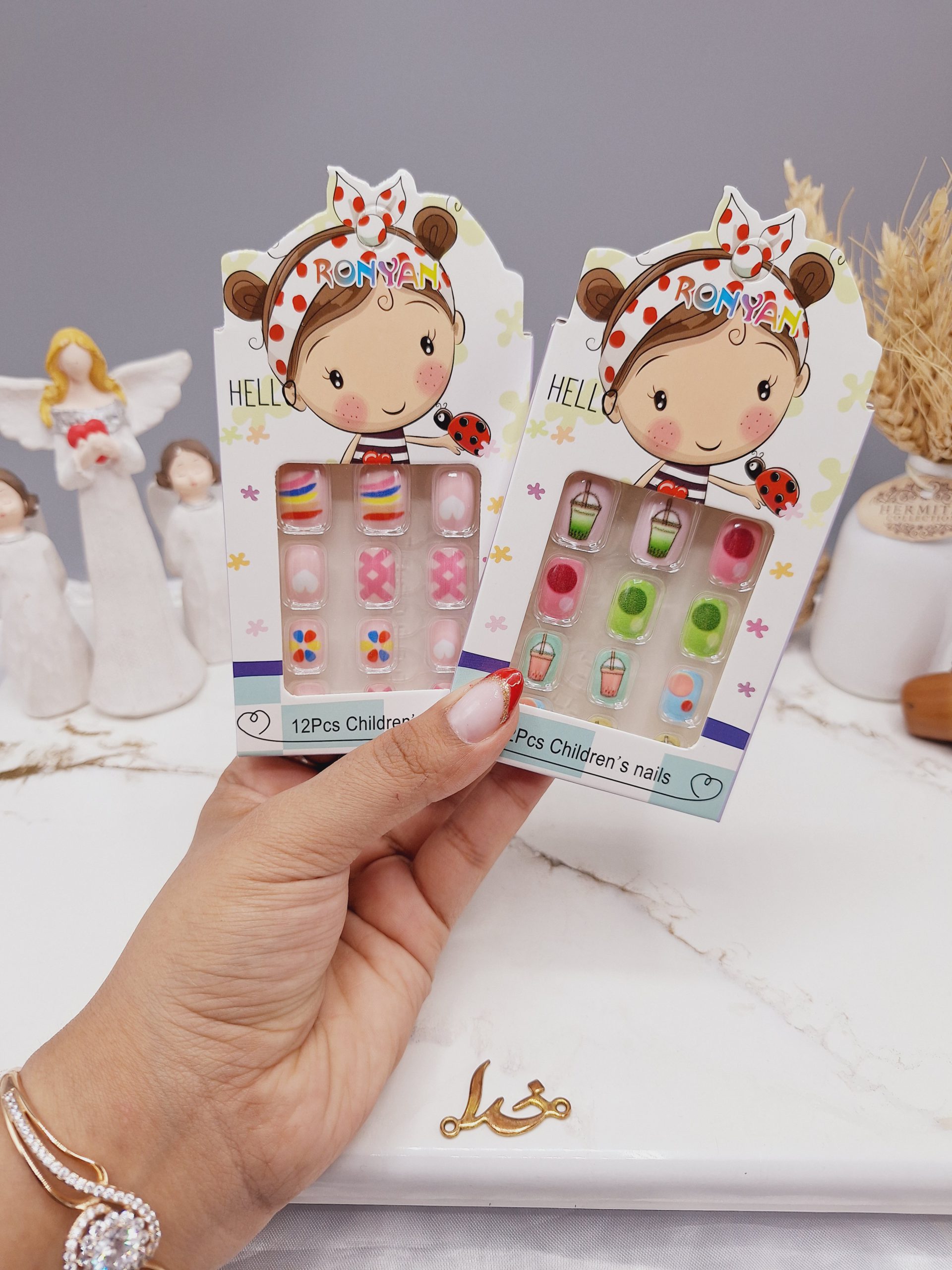پک ناخن مصنوعی طرح فانتزی دختر کفشدوزکی برند RONYAN کد 7806