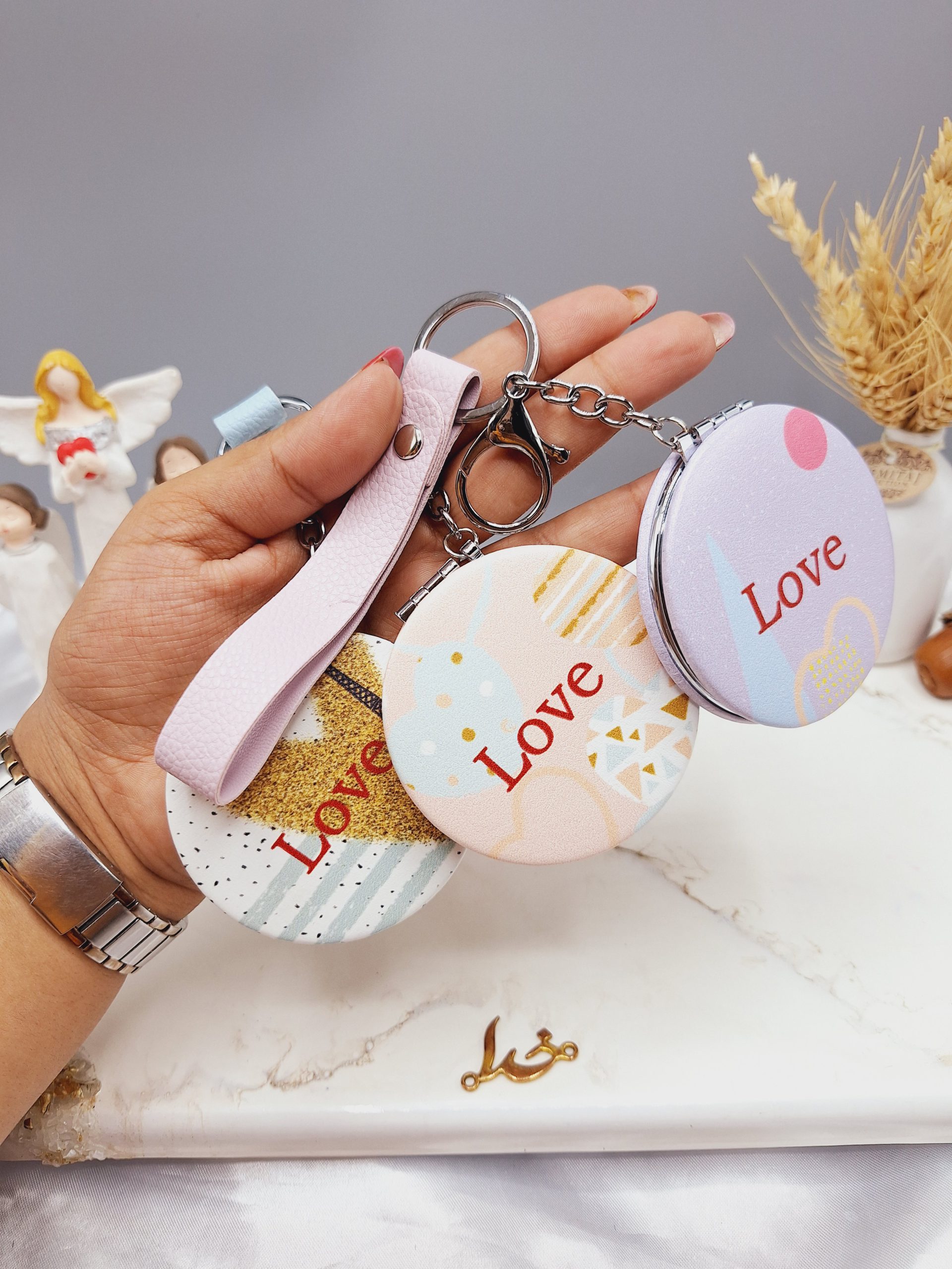 آینه آرایشی دسته دار مدل دایره ای طرح برج ایفل Love