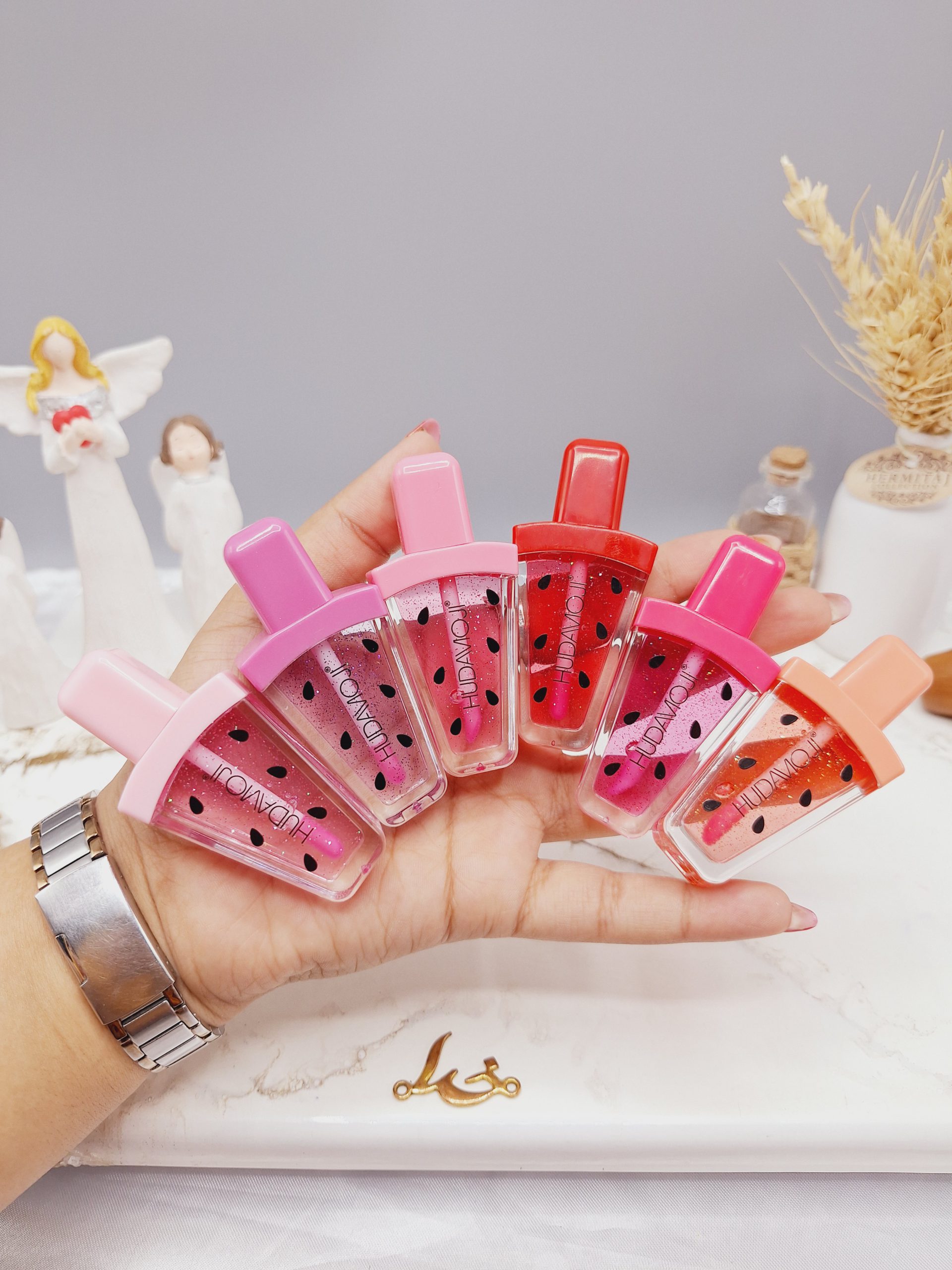 لیپ گلاس شاین دار طرح هندوانه با بوی محشر برند HUDAMOJI کد L738