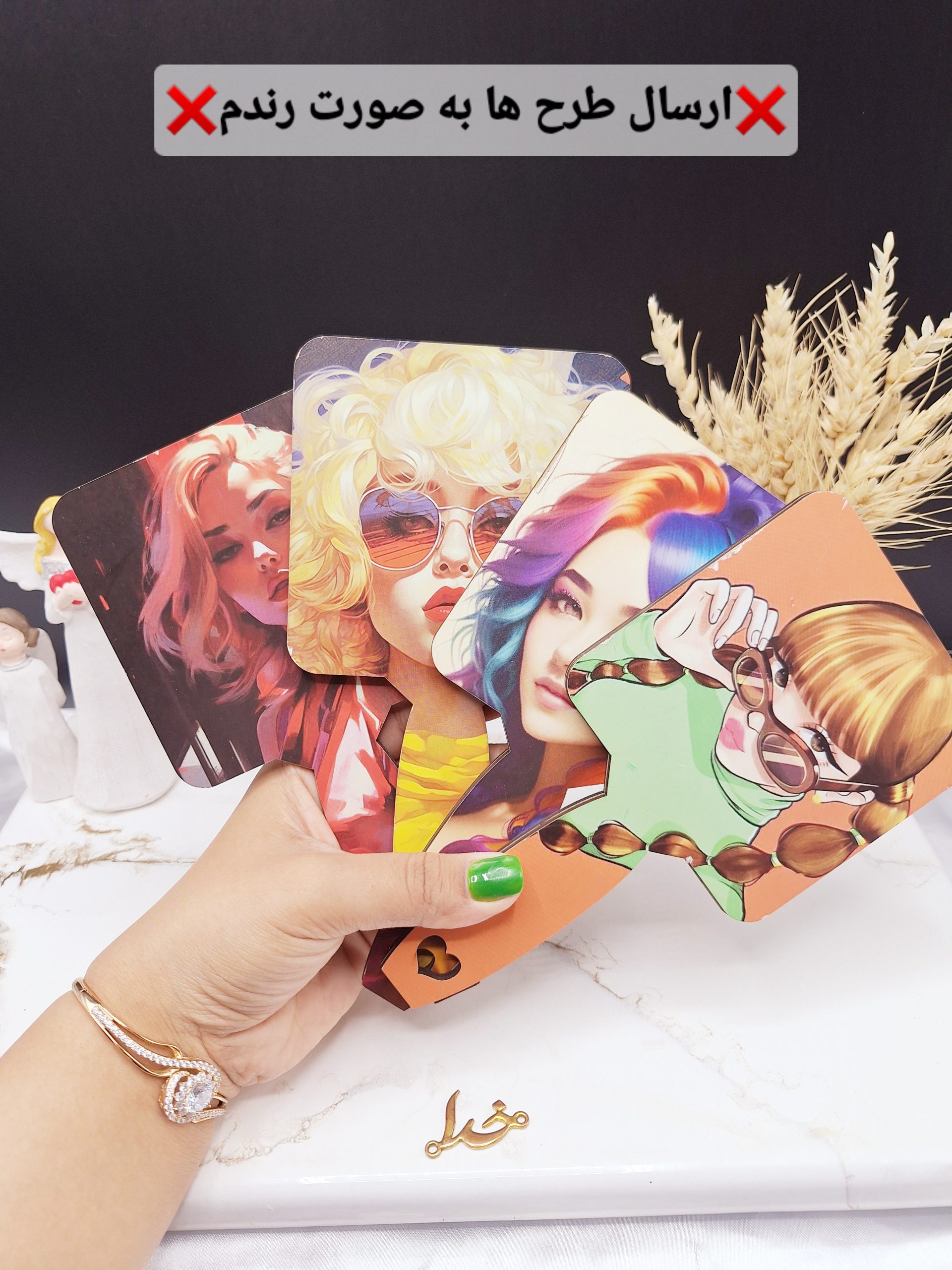 آینه چوبی دسته دار مکعب مدل دخترانه طرح اول