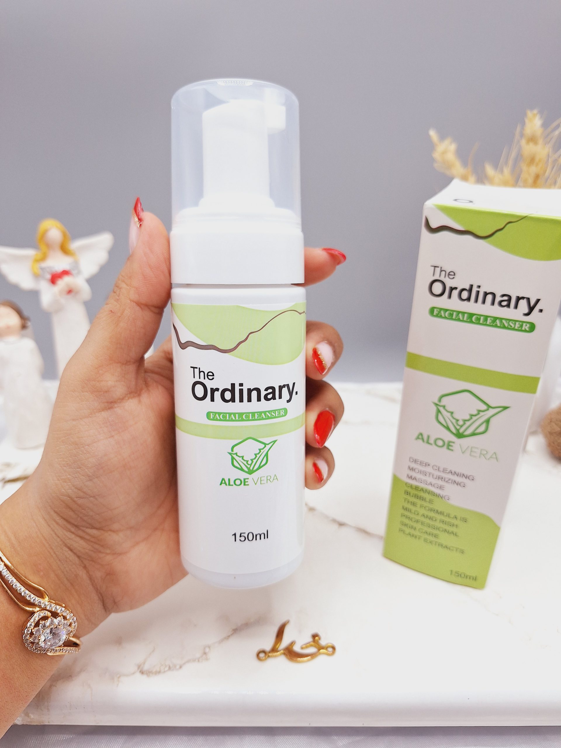 فوم شستشو صورت با عصاره آلوئه ورا برند اوردینری ordinary کد 2201