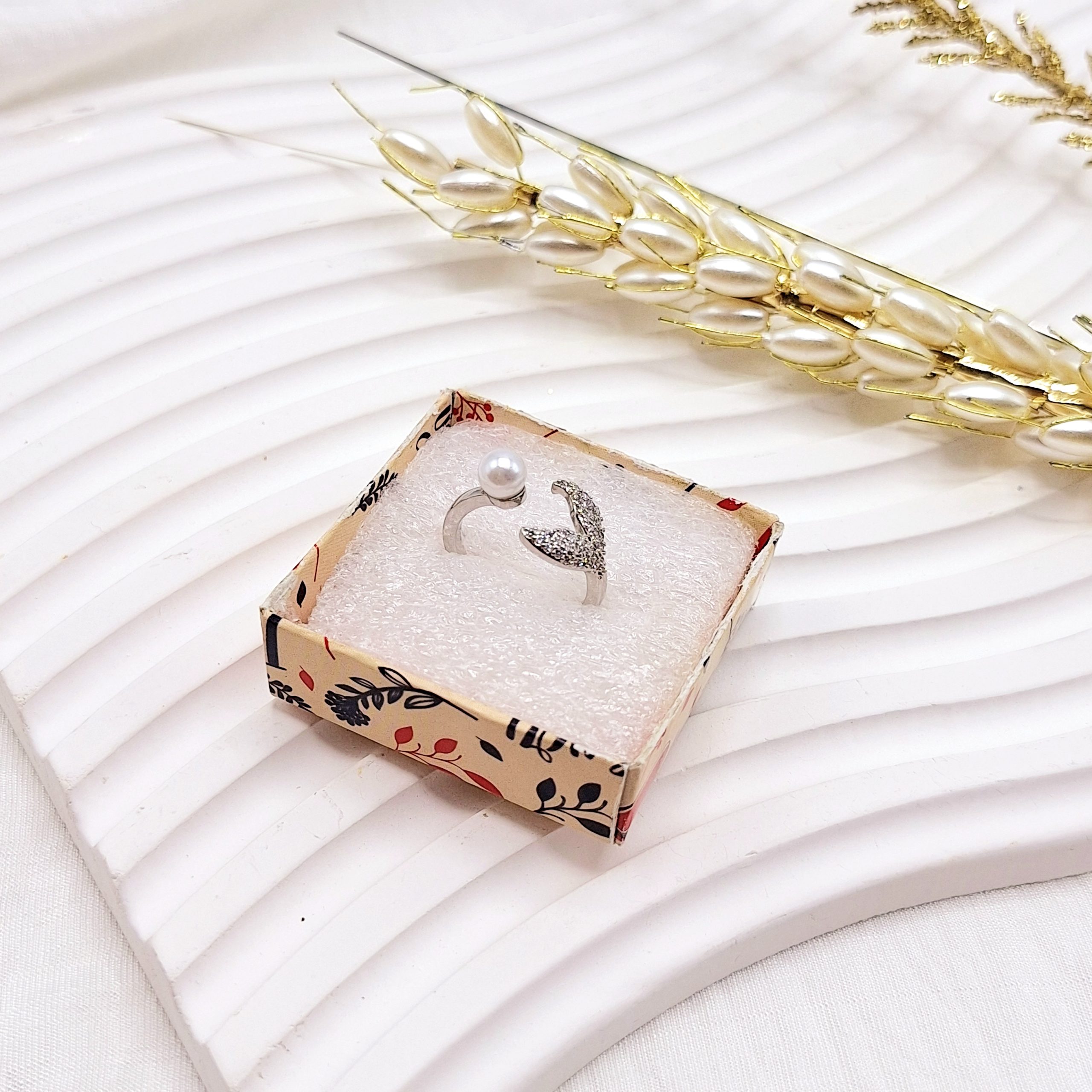 انگشتر پینترستی طرح وال مرواریدی