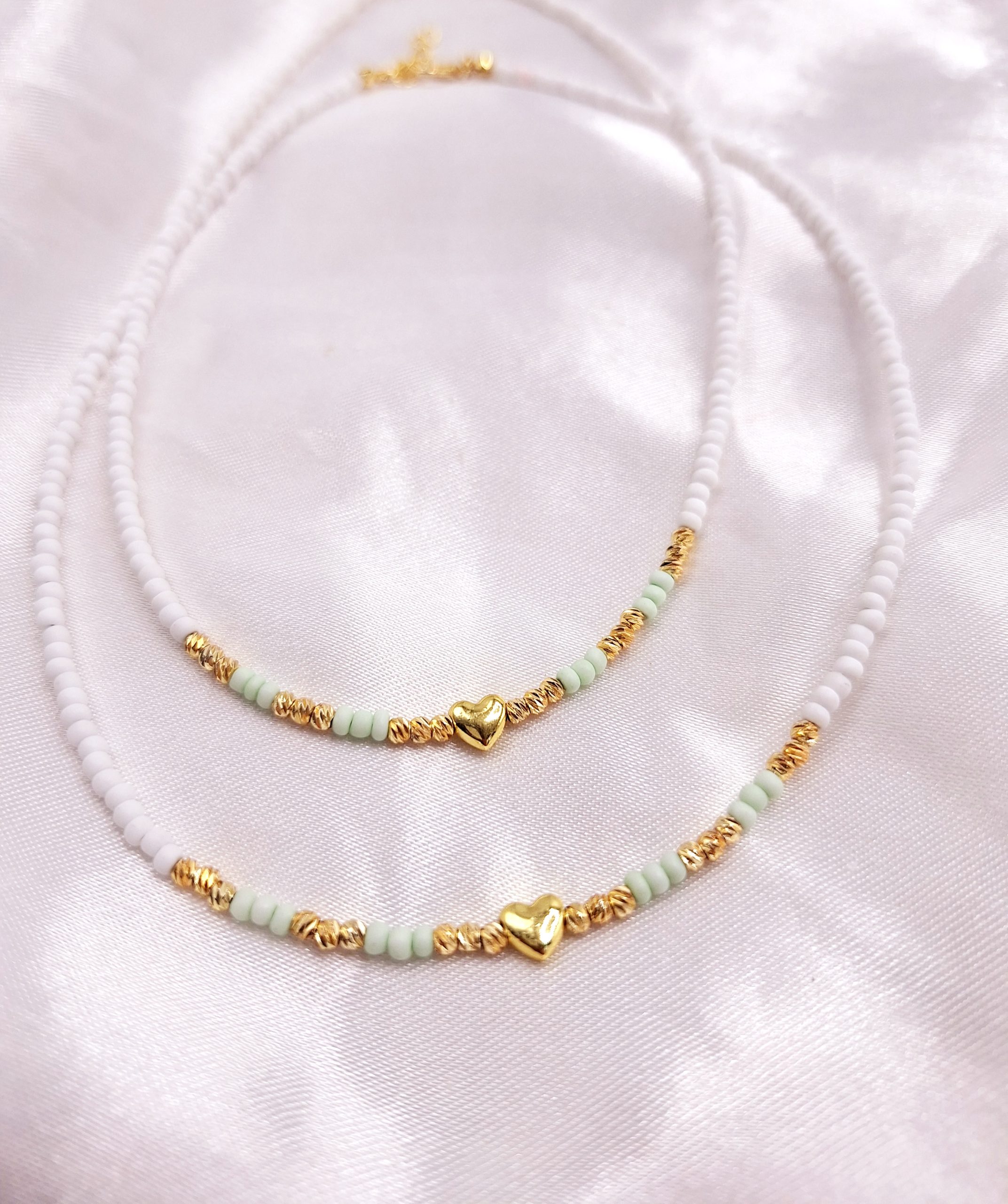 گردنبند تابستونی مراورید و قلب رنگ سبز