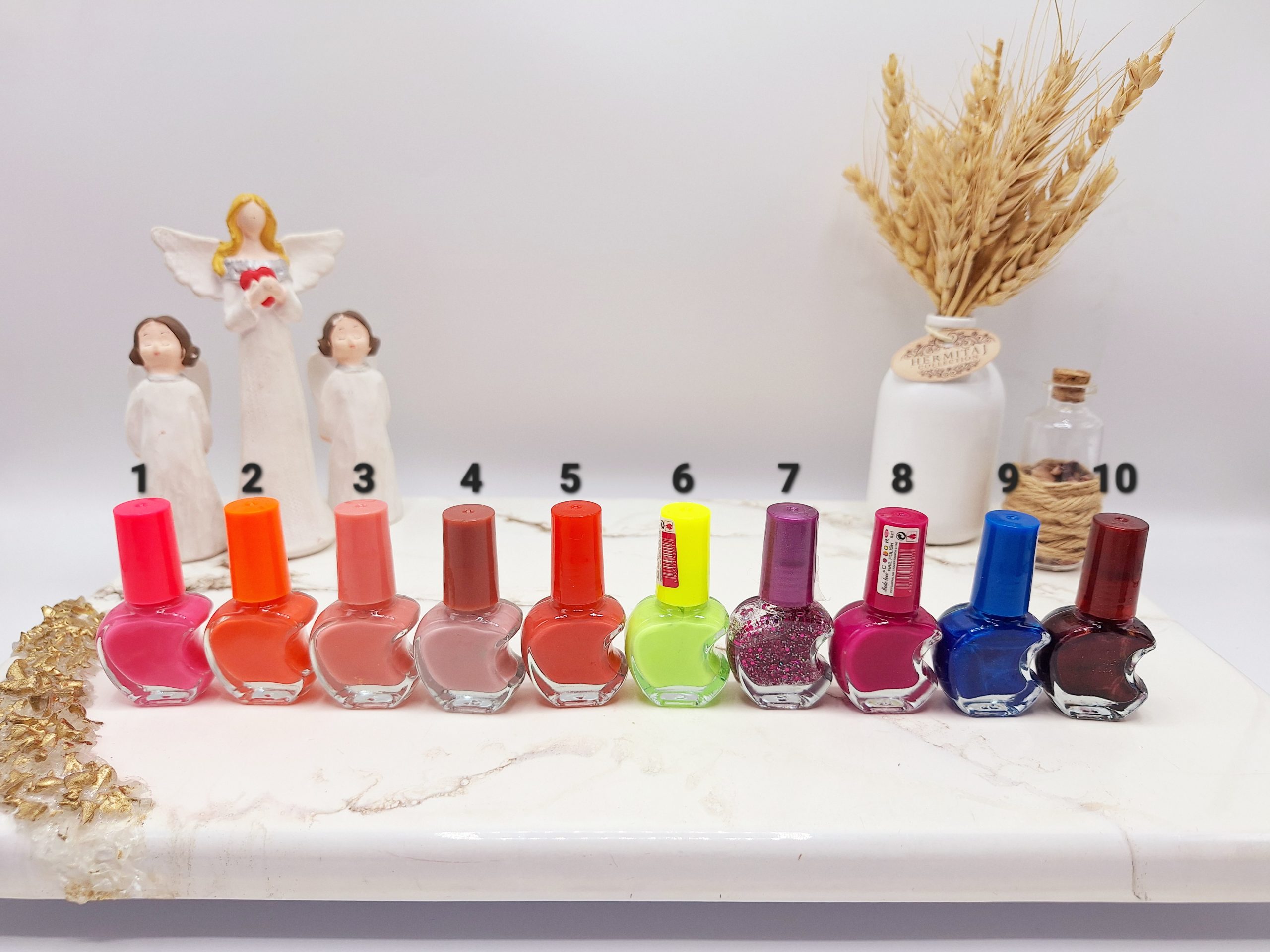 لاک ناخن طرح سیب برند مدا لاو کد 2010