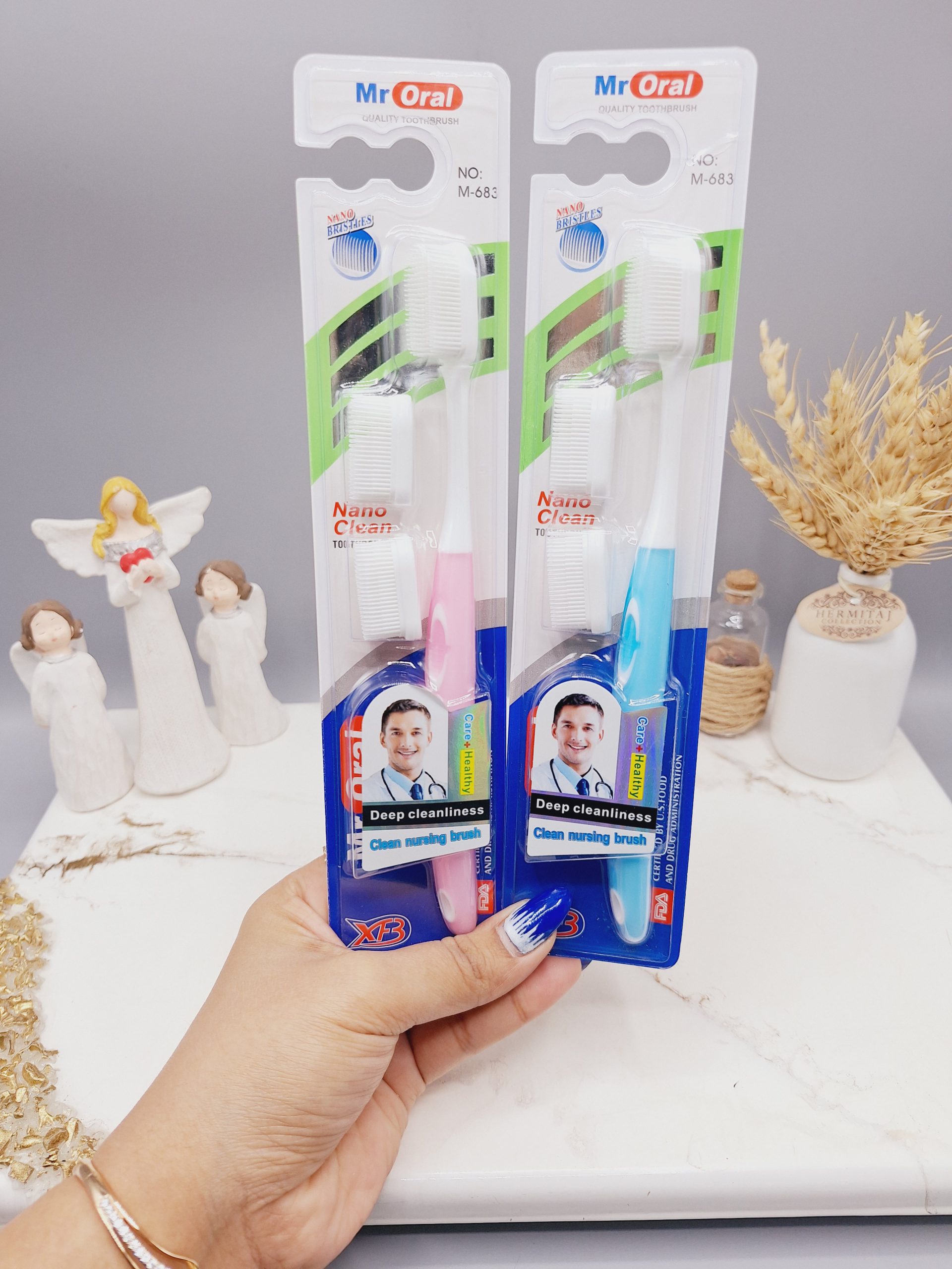 مسواک نانو مسدر اورال مدل M-683 با برس متوسط بدون نیاز به استفاده خمیر دندان دو عدد سری یدک