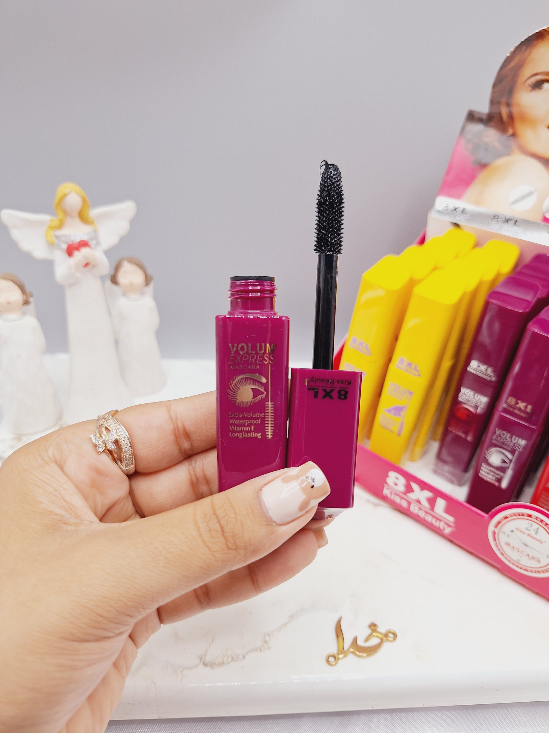 ریمل 8xl برند کیس بیوتی بسیار عالی و حجم دهنده و خورده مژه دار