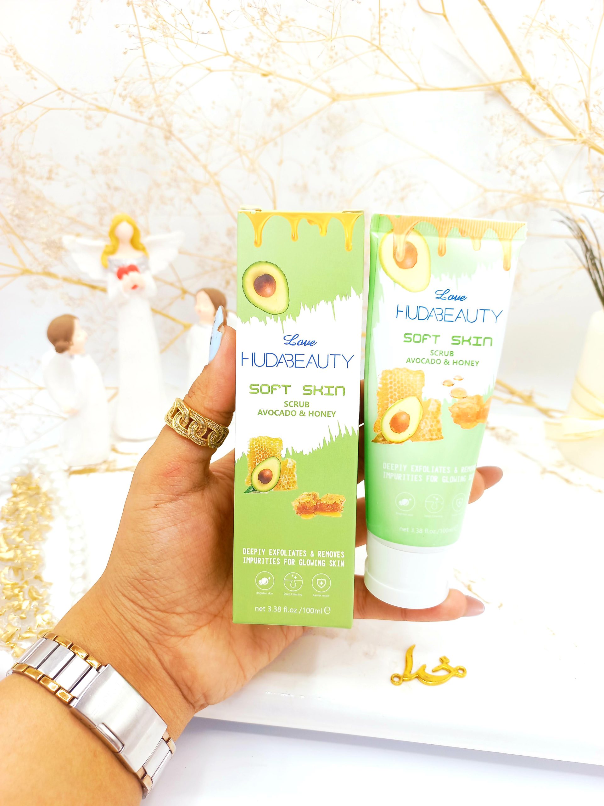 اسکراب صورت تیوپی عسل و آووکادو هدی بیوتی HUDABEAUTY کد HD826008