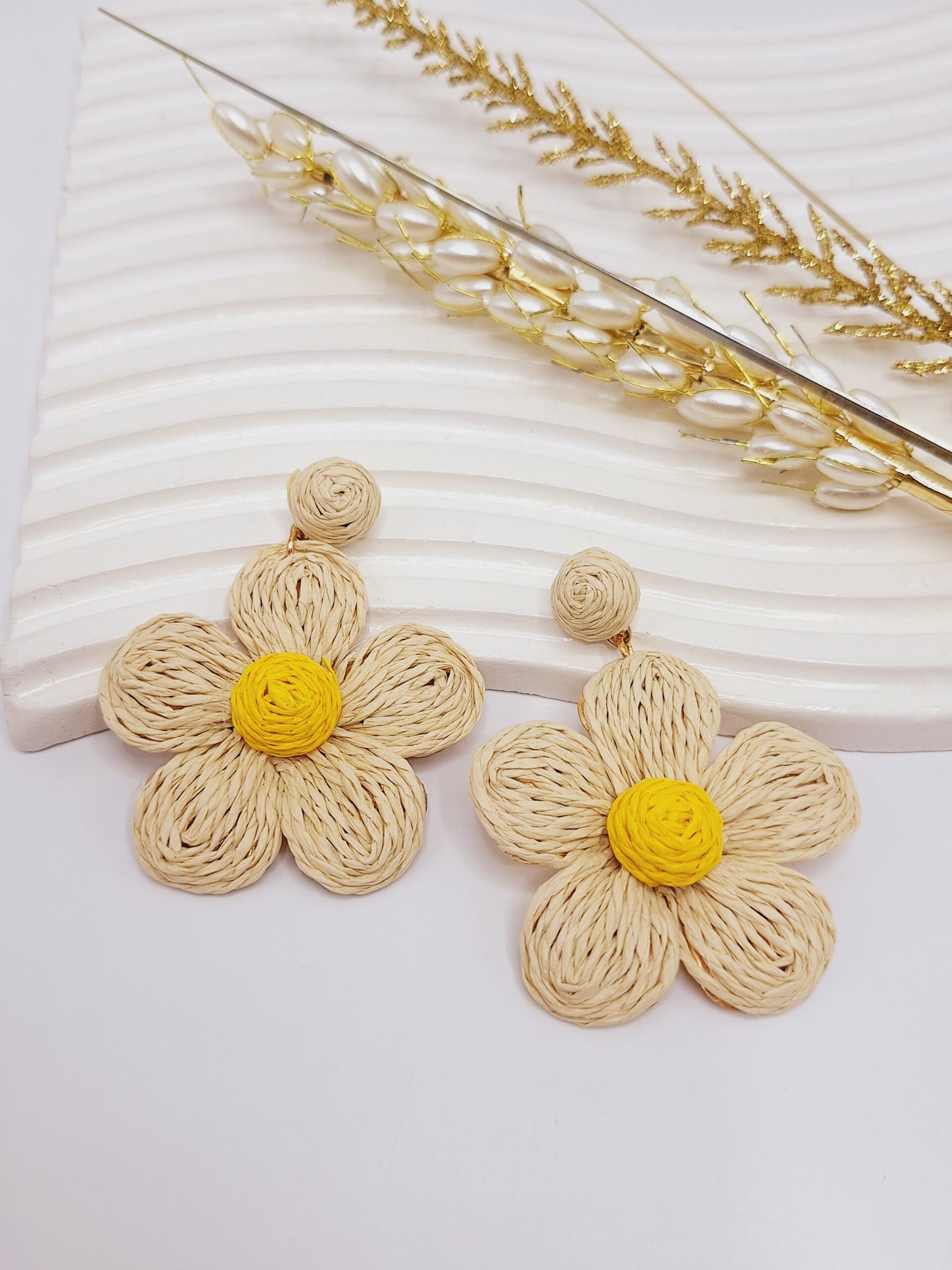 گوشواره حصیری مدل گل طرح اول